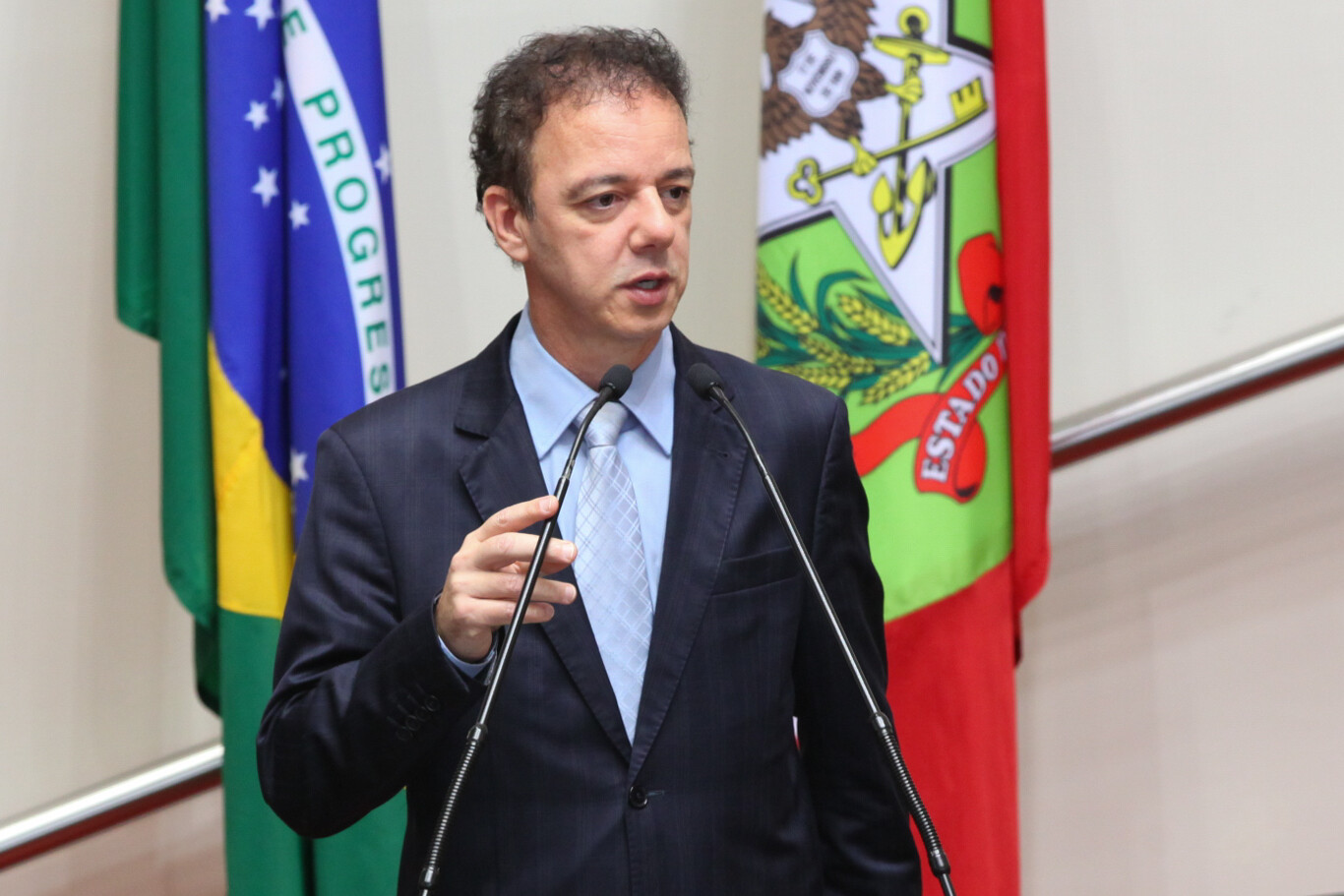 Deputados comemoram redução das dívidas dos Estados e municípios com a União