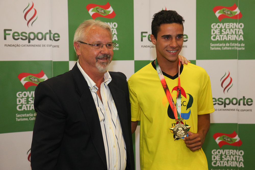 54º JASC - Premiação de Iago Cunha como Atleta Revelação - Atletismo - Foto: Juliana Stadnik / Agência AL