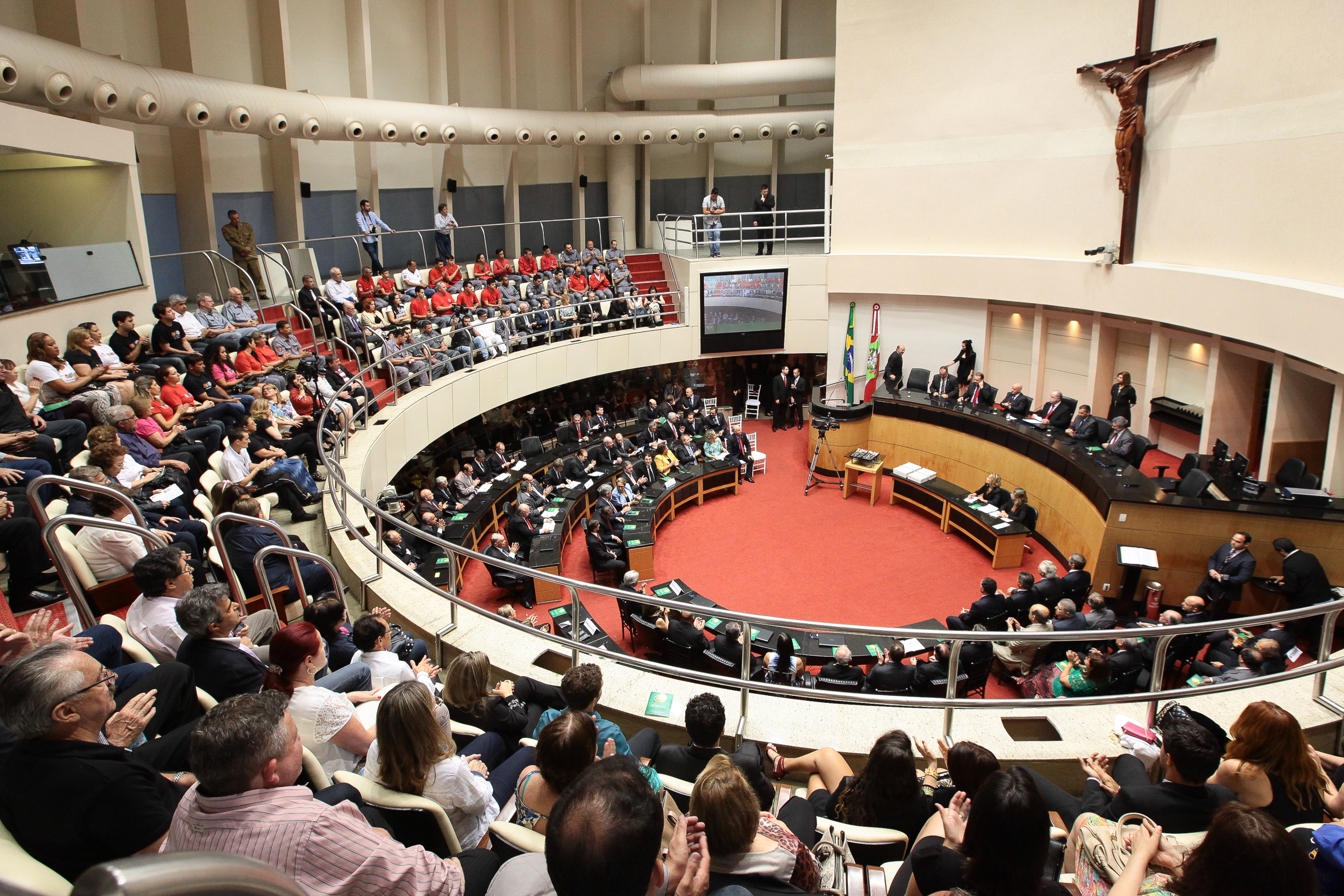 Sessão Solene de concessão da Comenda do Legislativo Catarinense. Foto: Miriam Zomer/Agência AL