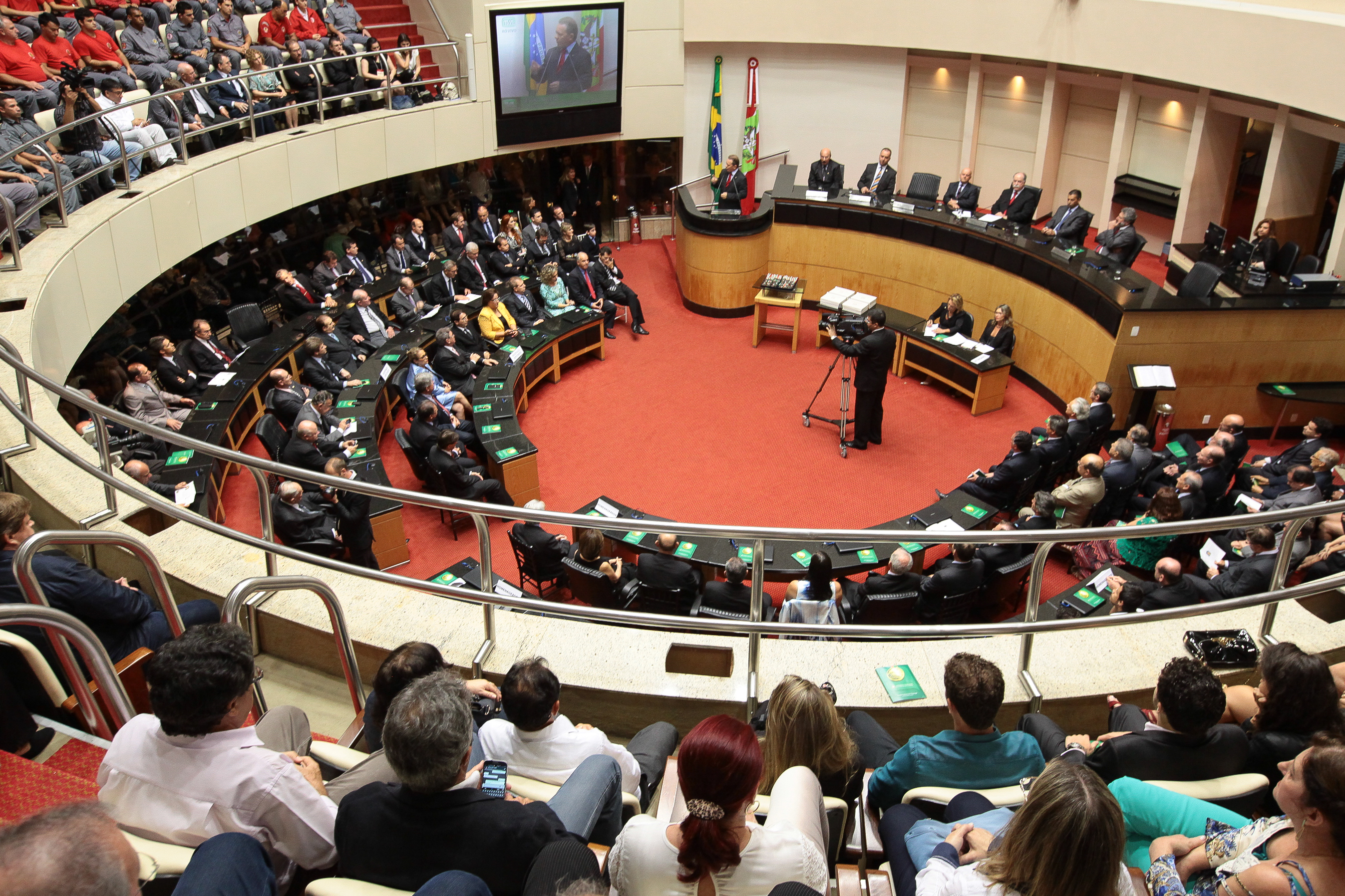 Sessão Solene de concessão da Comenda do Legislativo Catarinense. Foto: Miriam Zomer/Agência AL