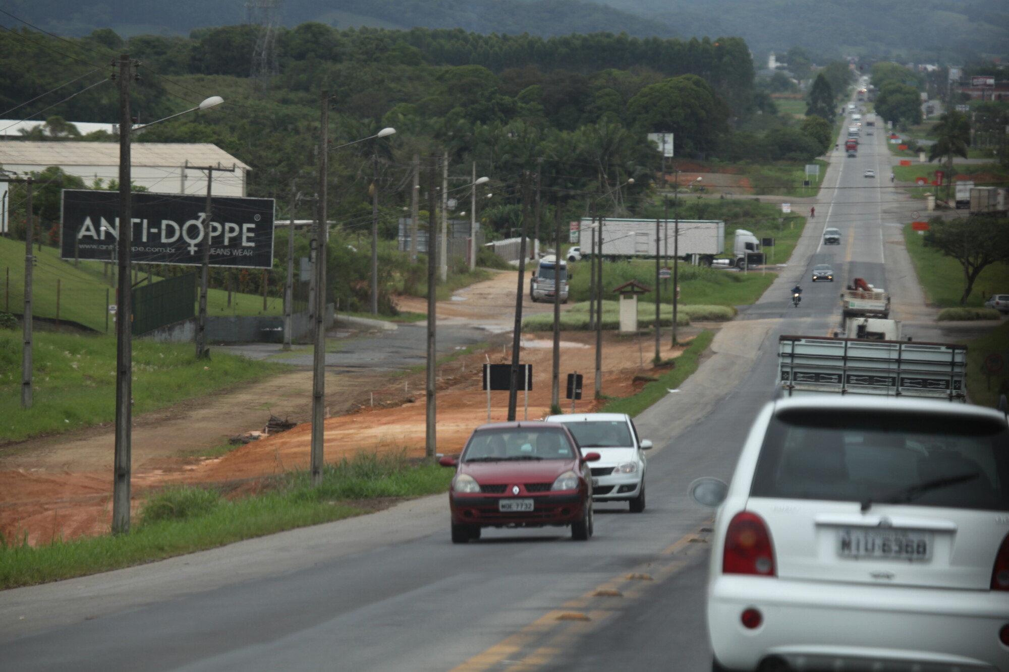 Trecho da BR-280, em Jaraguá do Sul; duplicação é alvo da frente parlamentar. FOTO: Miriam Zomer/Agência AL