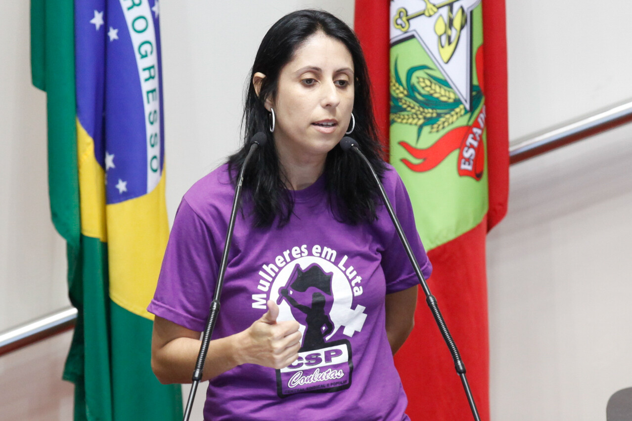 Violência contra a mulher é lembrada em Sessão Ordinária