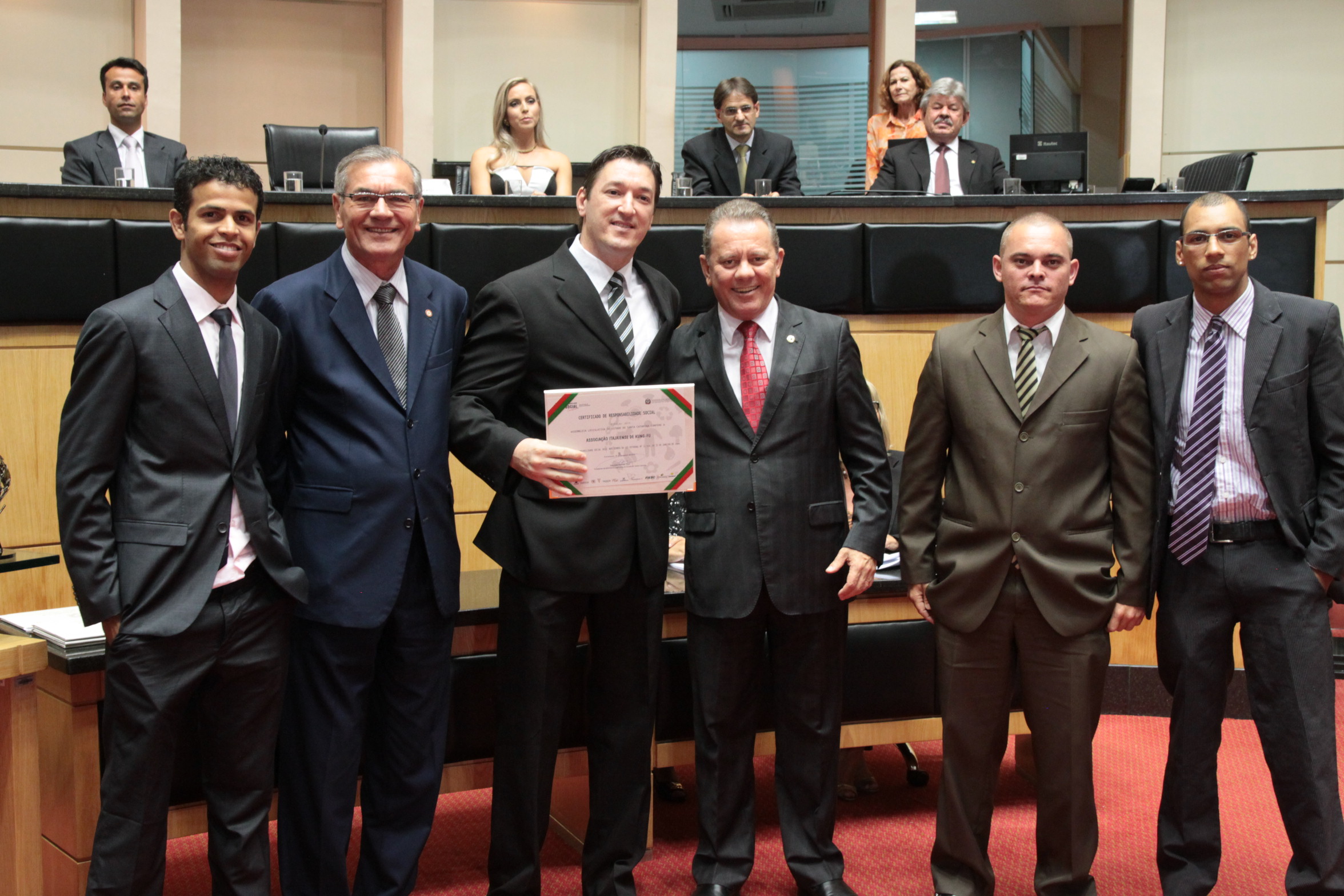 Homenageados na Sessão Especial de Certificação de Responsabilidade Social. Foto: Eduardo Guedes de Oliveira/Alesc
