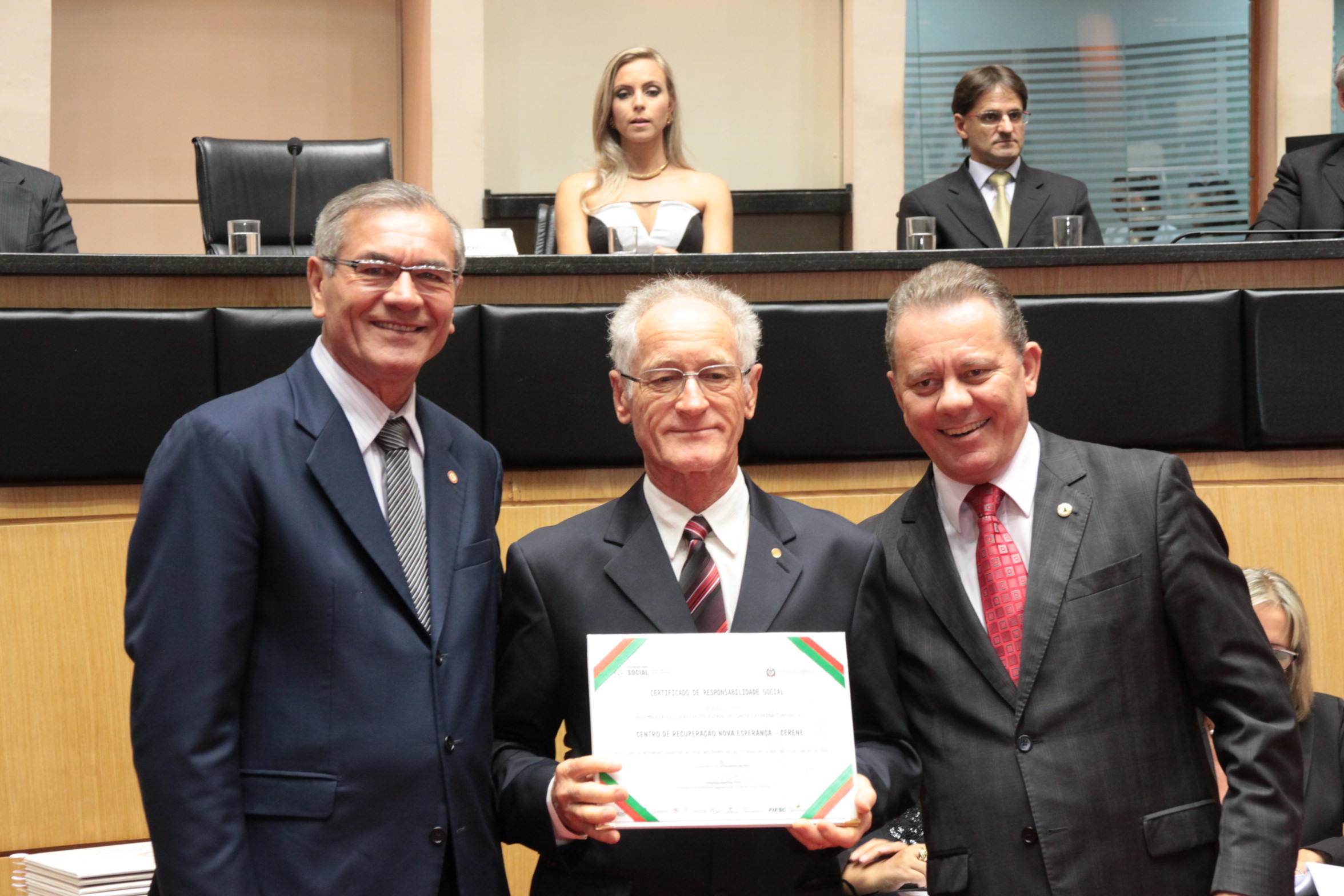 Homenageados na Sessão Especial de Certificação de Responsabilidade Social. Foto: Eduardo Guedes de Oliveira/Alesc
