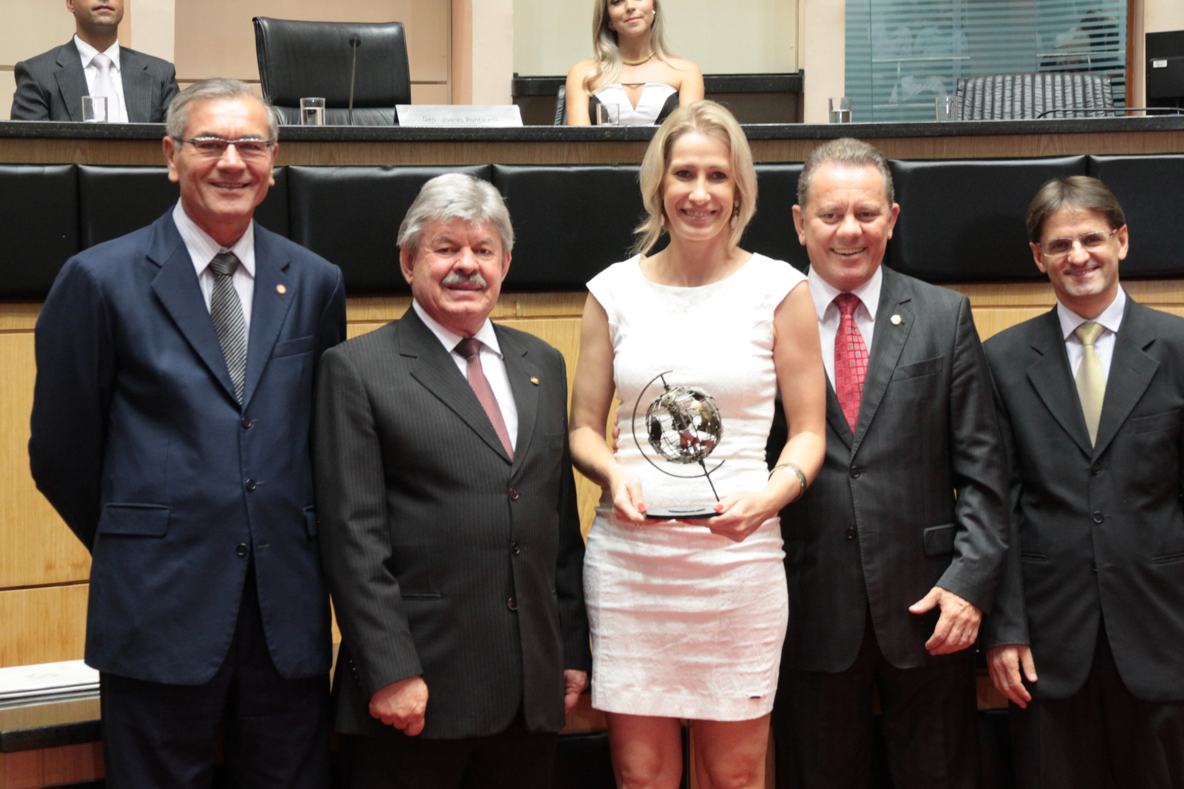 Homenageados na Sessão Especial de Certificação de Responsabilidade Social. Foto: Eduardo Guedes de Oliveira/Alesc