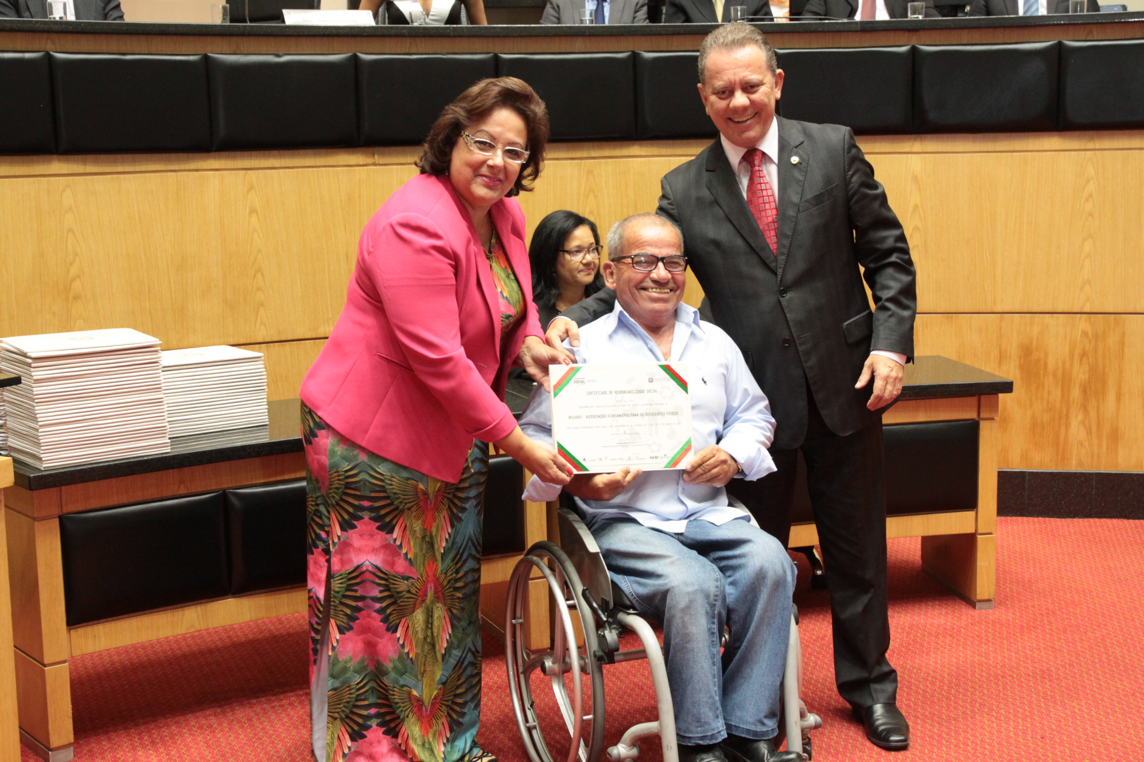 Homenageados na Sessão Especial de Certificação de Responsabilidade Social. Foto: Eduardo Guedes de Oliveira/Alesc