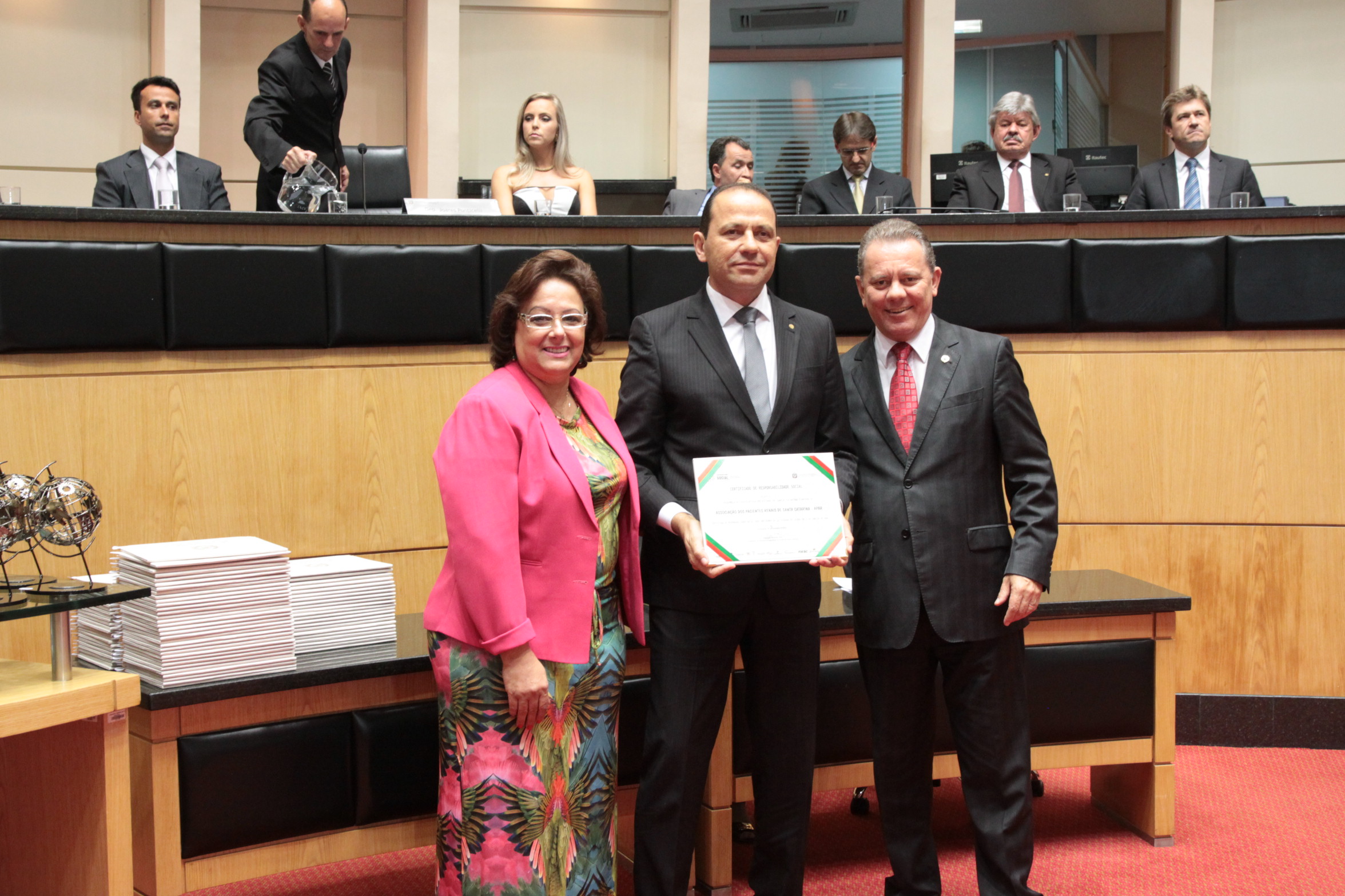 Homenageados na Sessão Especial de Certificação de Responsabilidade Social. Foto: Eduardo Guedes de Oliveira/Alesc