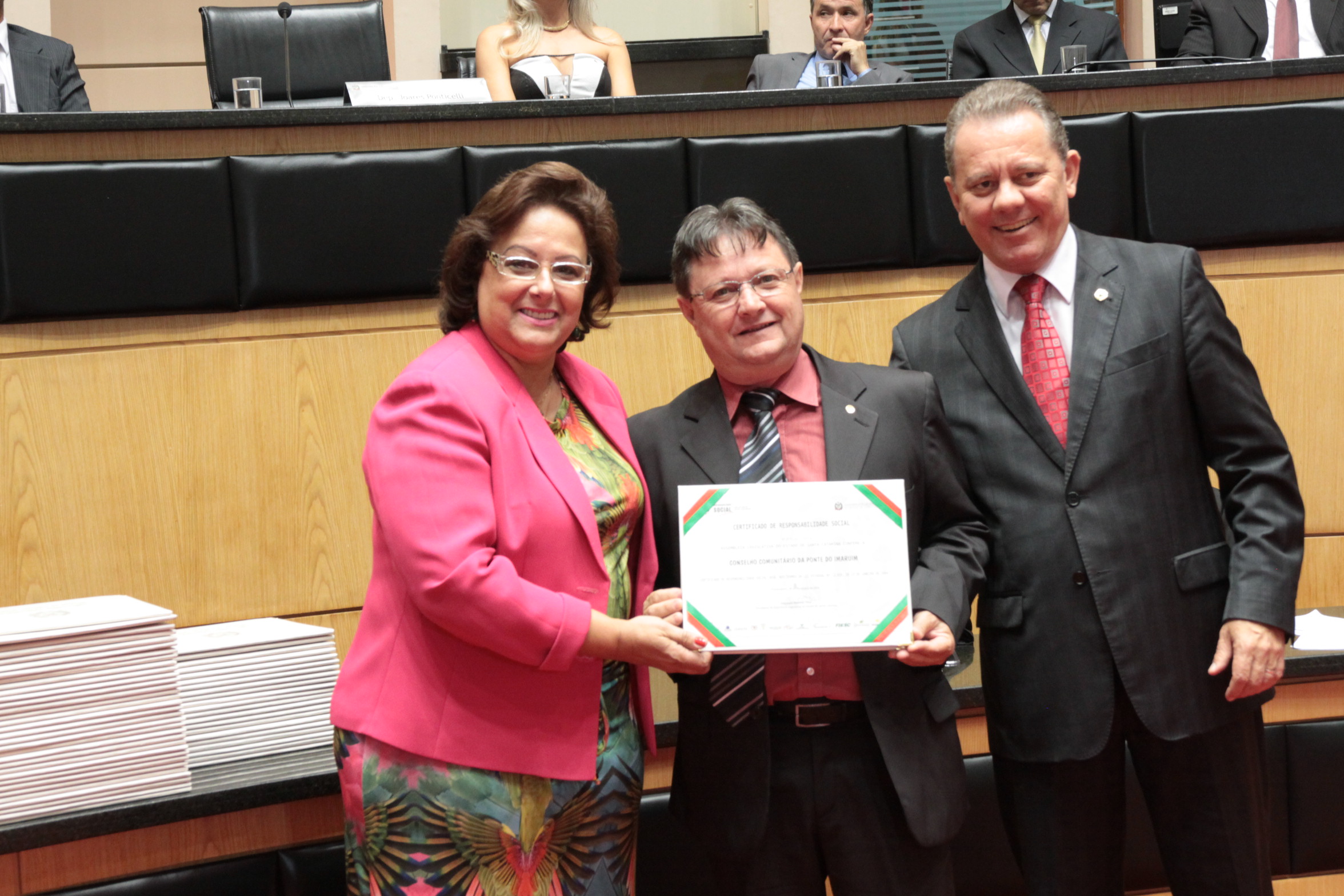 Homenageados na Sessão Especial de Certificação de Responsabilidade Social. Foto: Eduardo Guedes de Oliveira/Alesc