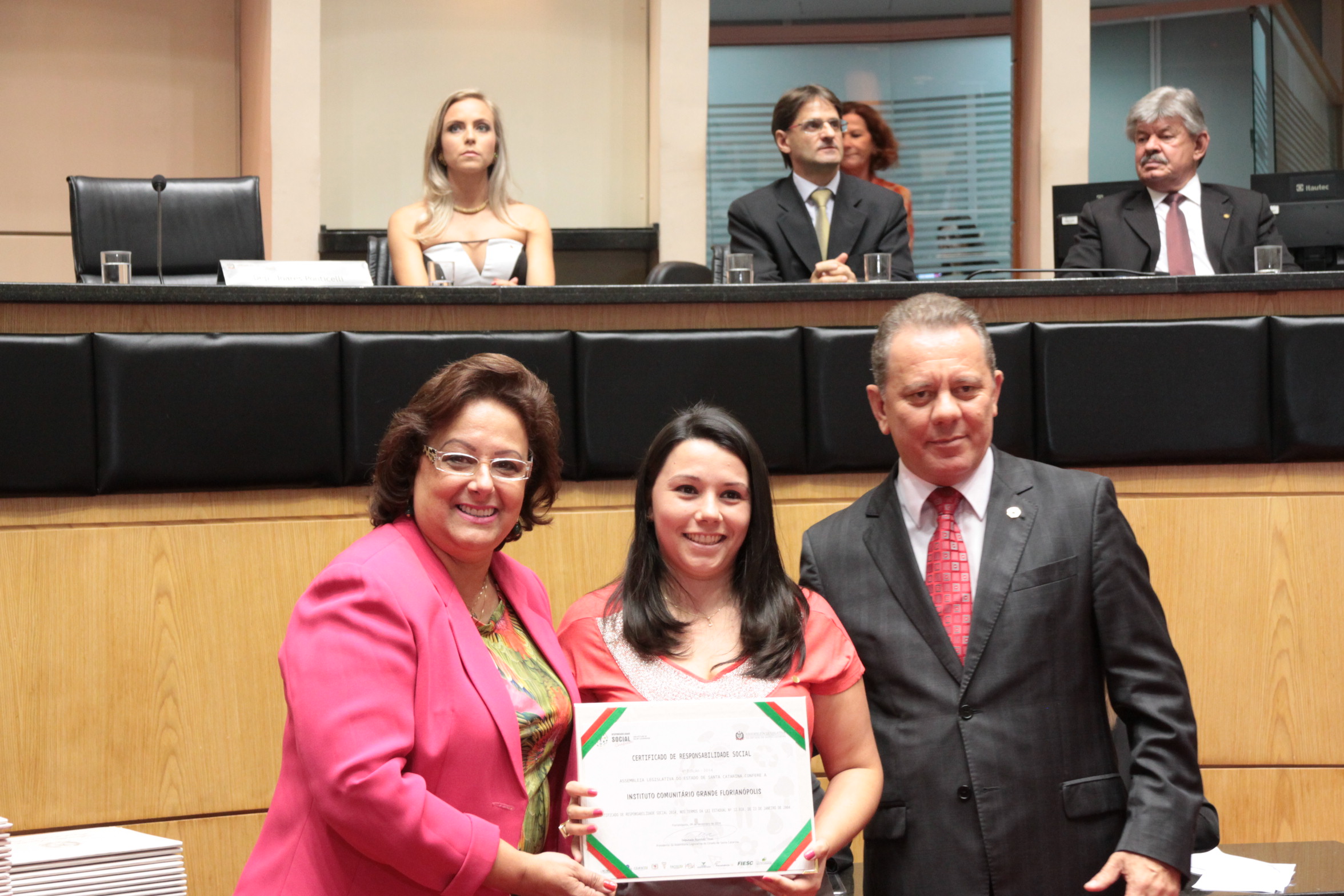 Homenageados na Sessão Especial de Certificação de Responsabilidade Social. Foto: Eduardo Guedes de Oliveira/Alesc