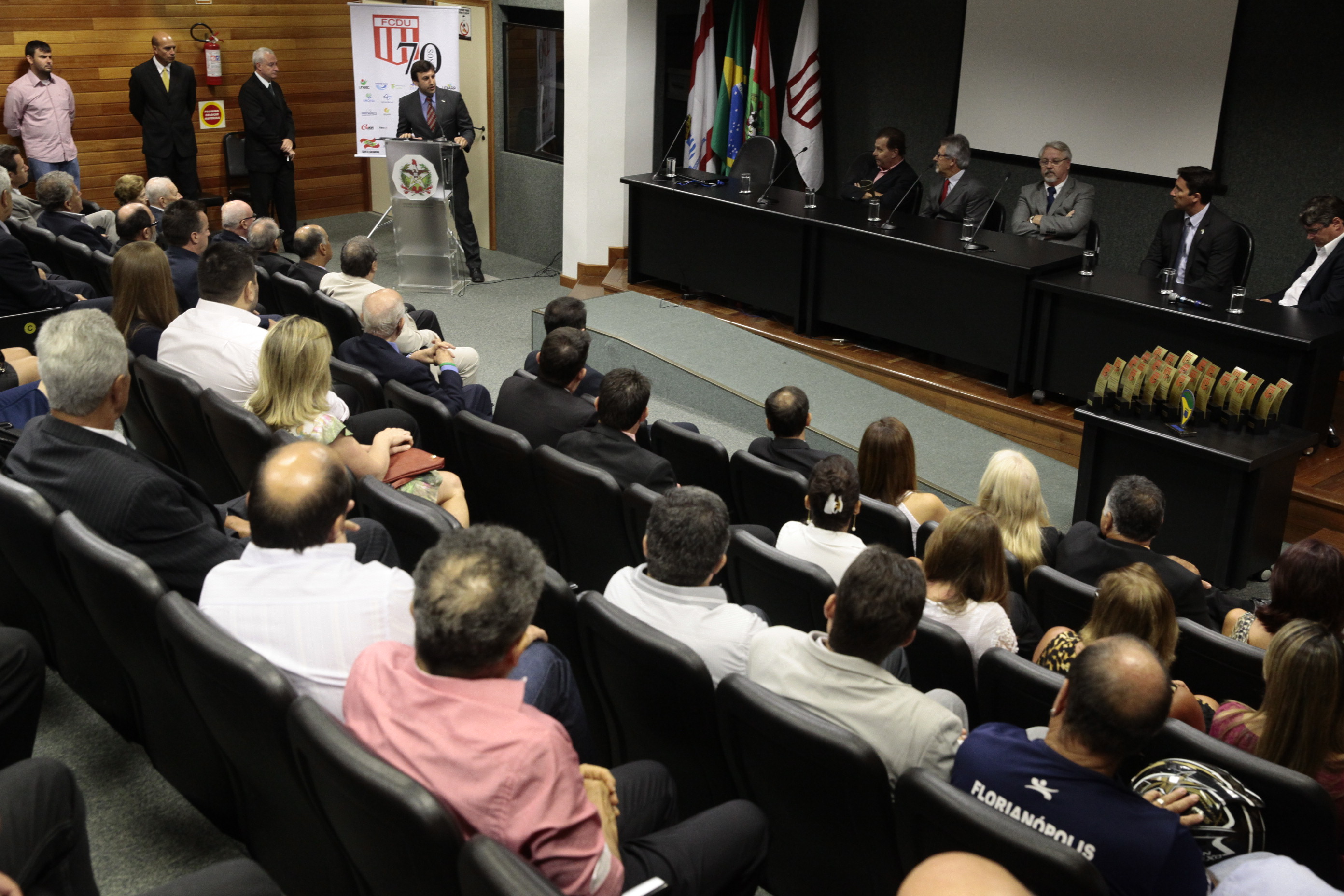 Solenidade alusiva aos 70 anos da Federação Catarinense do Desporto Universitário (FCDU). Foto: Miriam Zomer/Agência AL