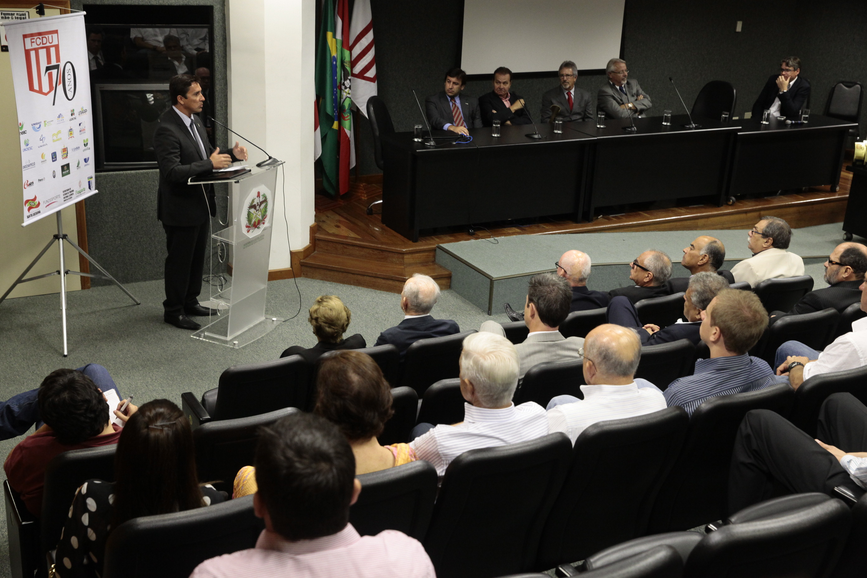 Solenidade alusiva aos 70 anos da Federação Catarinense do Desporto Universitário (FCDU). Foto: Miriam Zomer/Agência AL