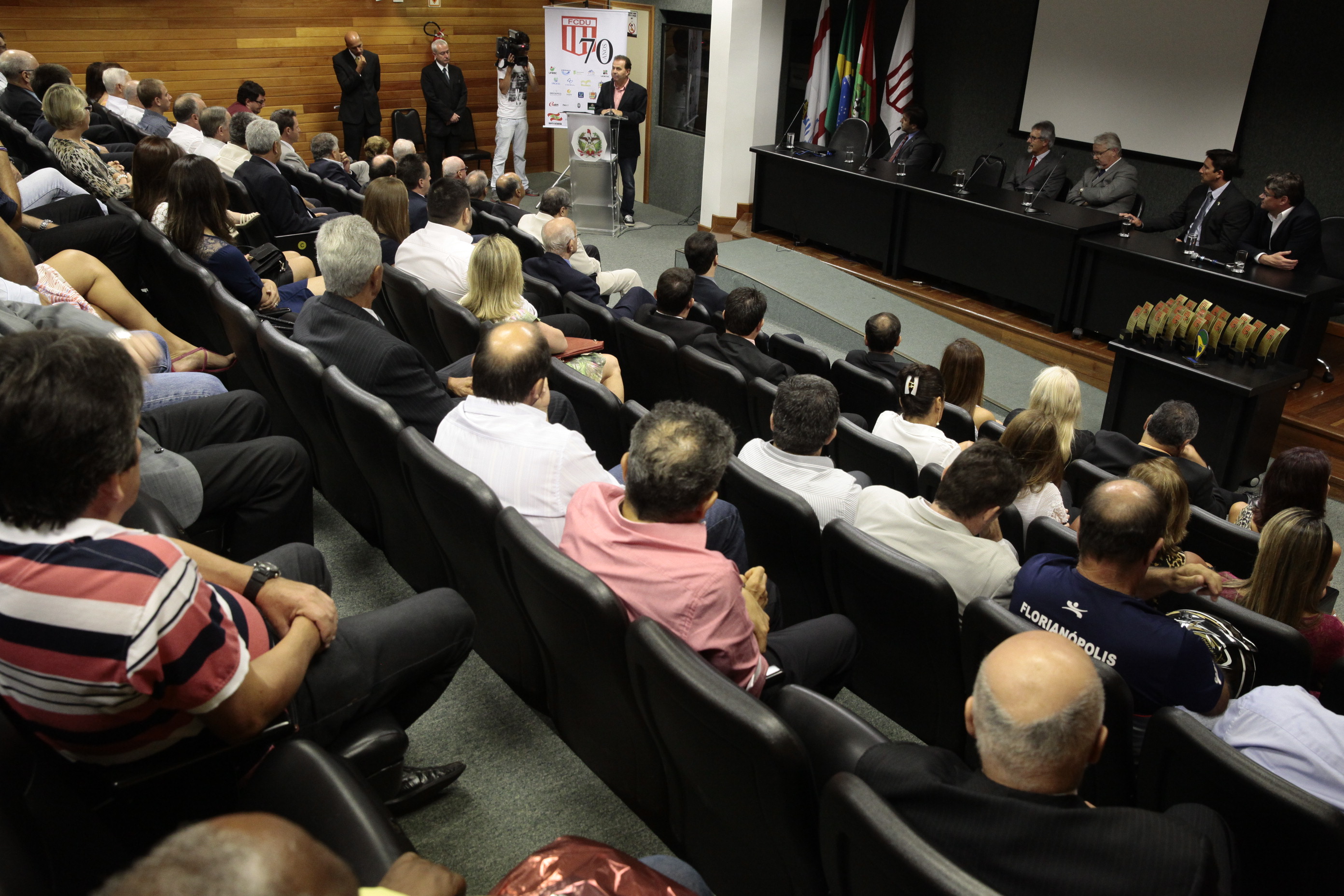 Solenidade alusiva aos 70 anos da Federação Catarinense do Desporto Universitário (FCDU). Foto: Miriam Zomer/Agência AL