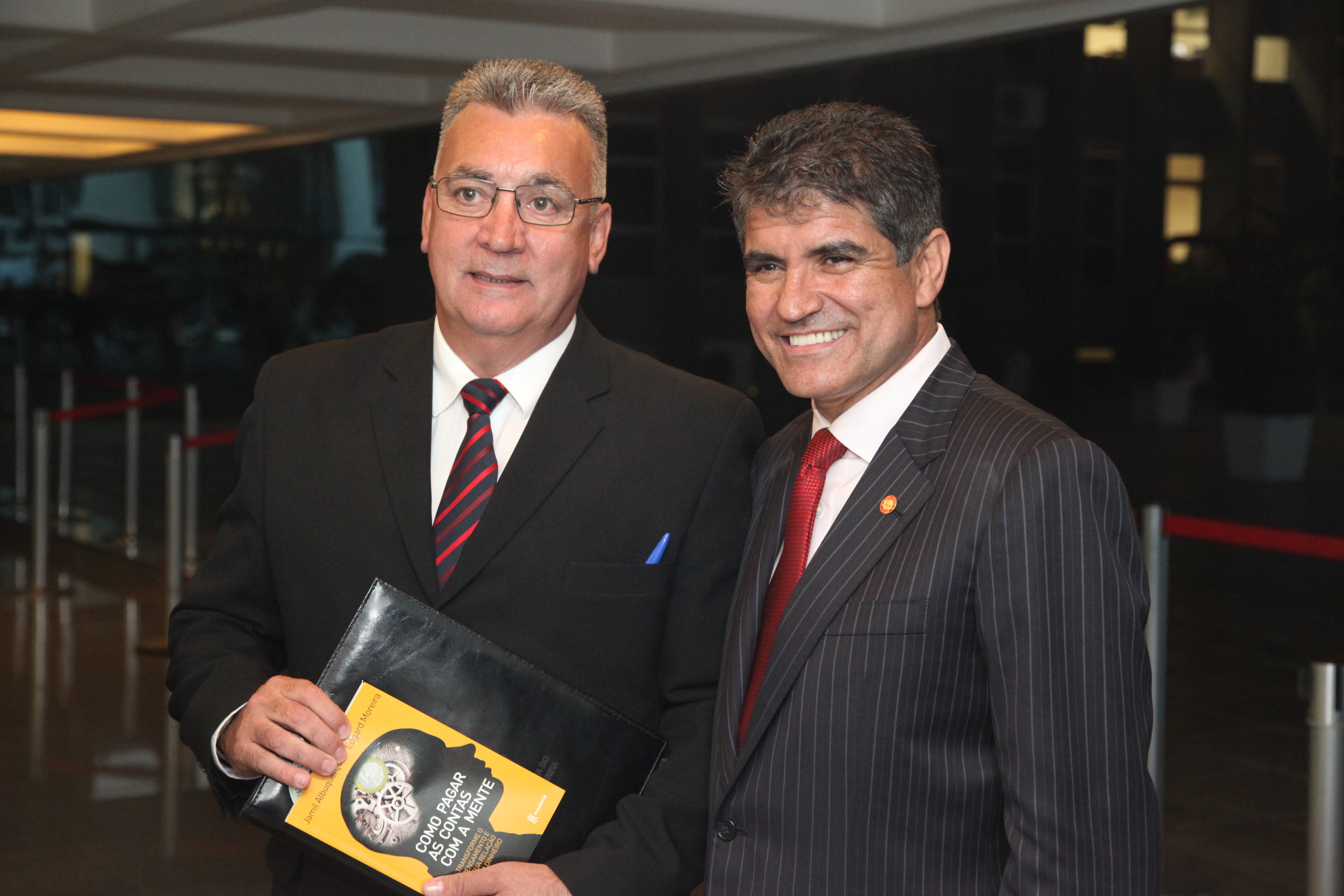 Lançamento do livro Como Pagar Contas com a Mente. Foto: Fábio Queiroz / Agência AL