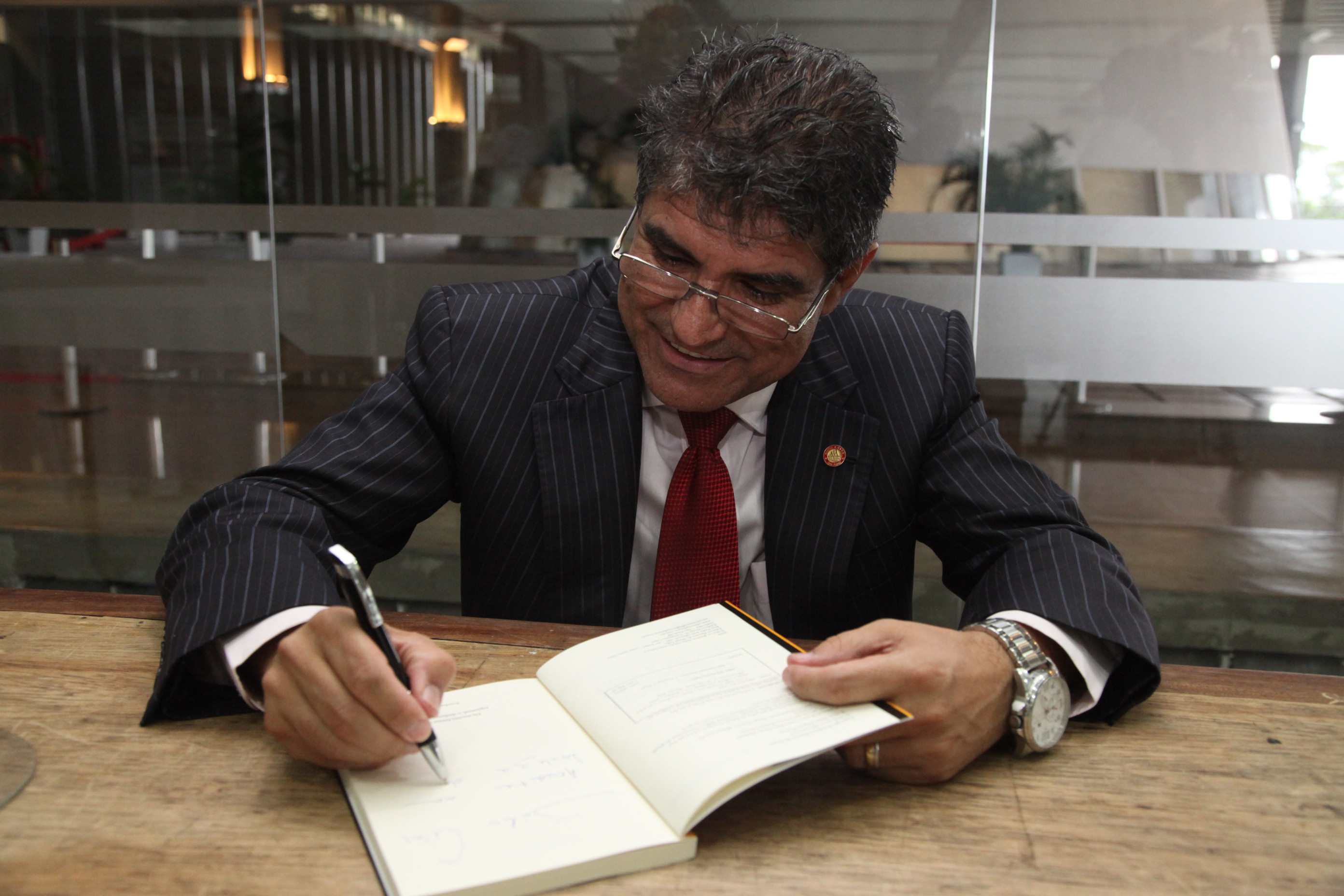 Lançamento do livro Como Pagar Contas com a Mente. Foto: Fábio Queiroz / Agência AL