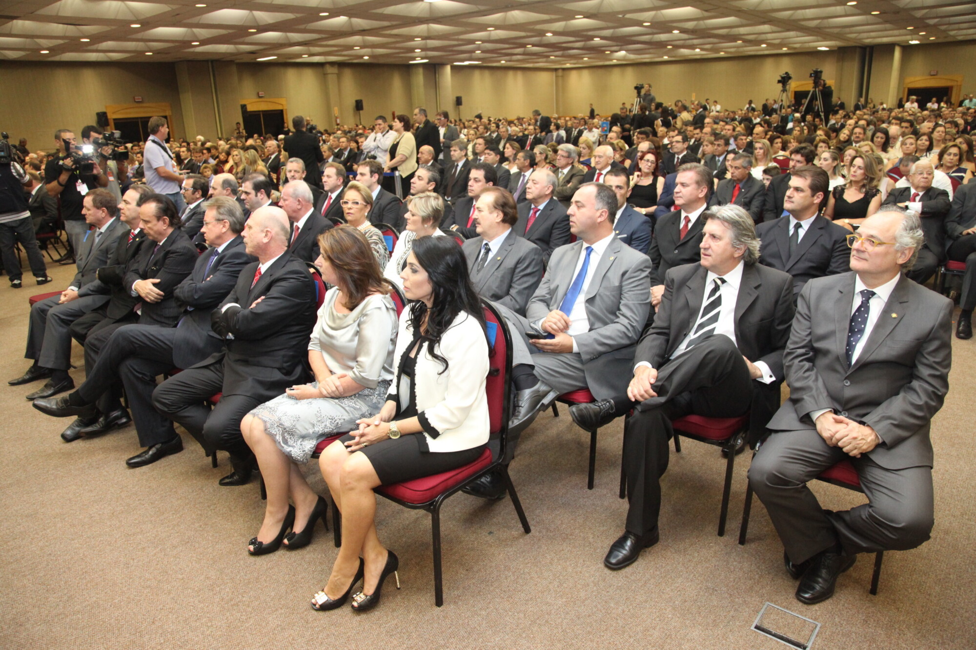Deputados federais e estaduais eleitos aguardam o momento da diplomação pela Justiça Eleitoral. FOTO: Fábio Queiroz/Agência AL