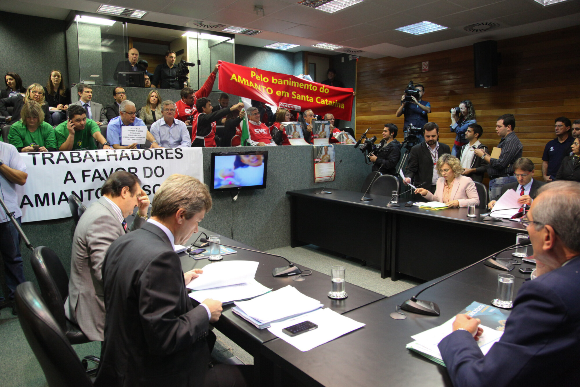 Projetos da atual legislatura serão arquivados, mas podem voltar a tramitar