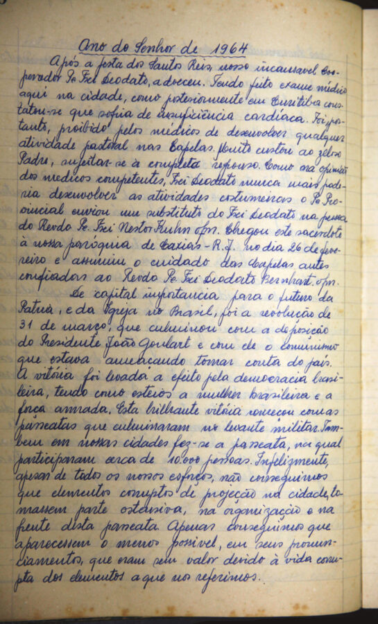 Livro Tombo da paróquia de Nossa Senhora das Vitórias, Porto União. Para o pároco da época,a “revolução” salvou a igreja do comunismo.