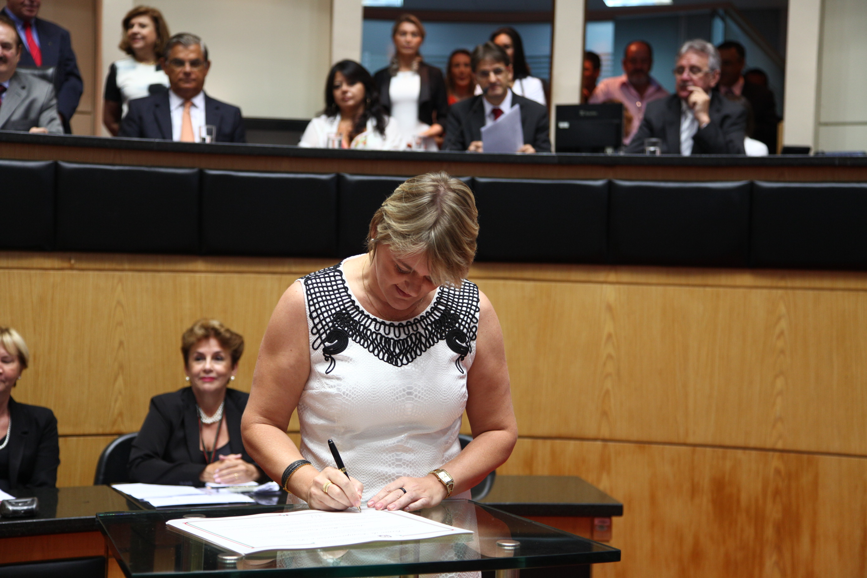 Juramento, Assinatura e Posse dos Deputados. Dep. Luciane Carminatti (PT) - Foto: Solon Soares/Agência AL