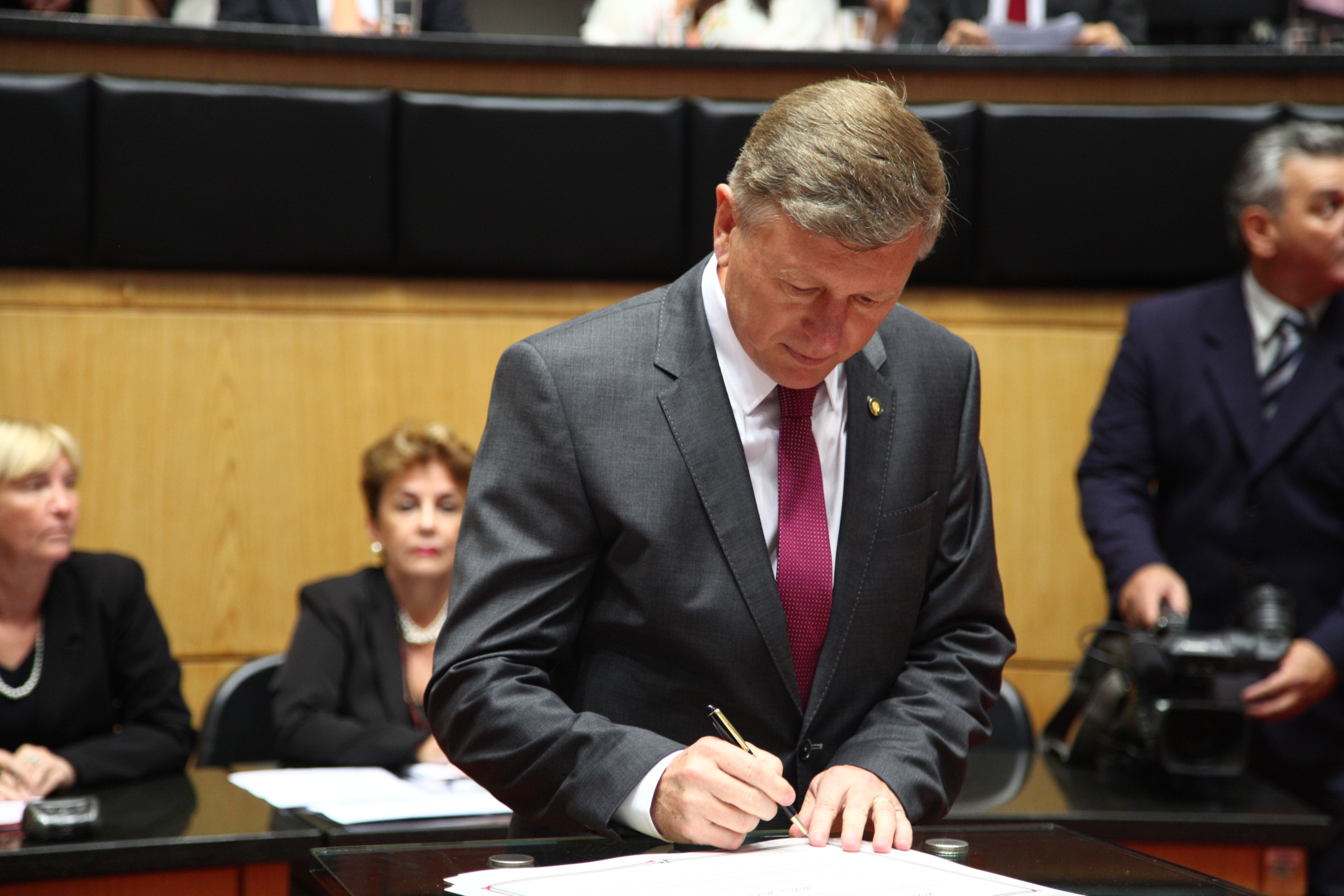 Juramento, Assinatura e Posse dos Deputados. Dep. Milton Hobus (PSD) - Foto: Solon Soares/Agência AL