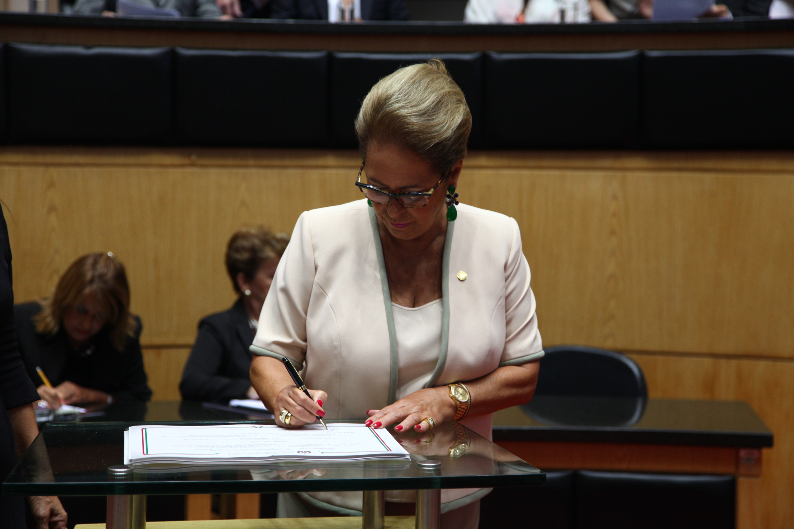 Juramento, Assinatura e Posse dos Deputados. Dep. Ada de Luca (PMDB) - Foto: Solon Soares/Agência AL