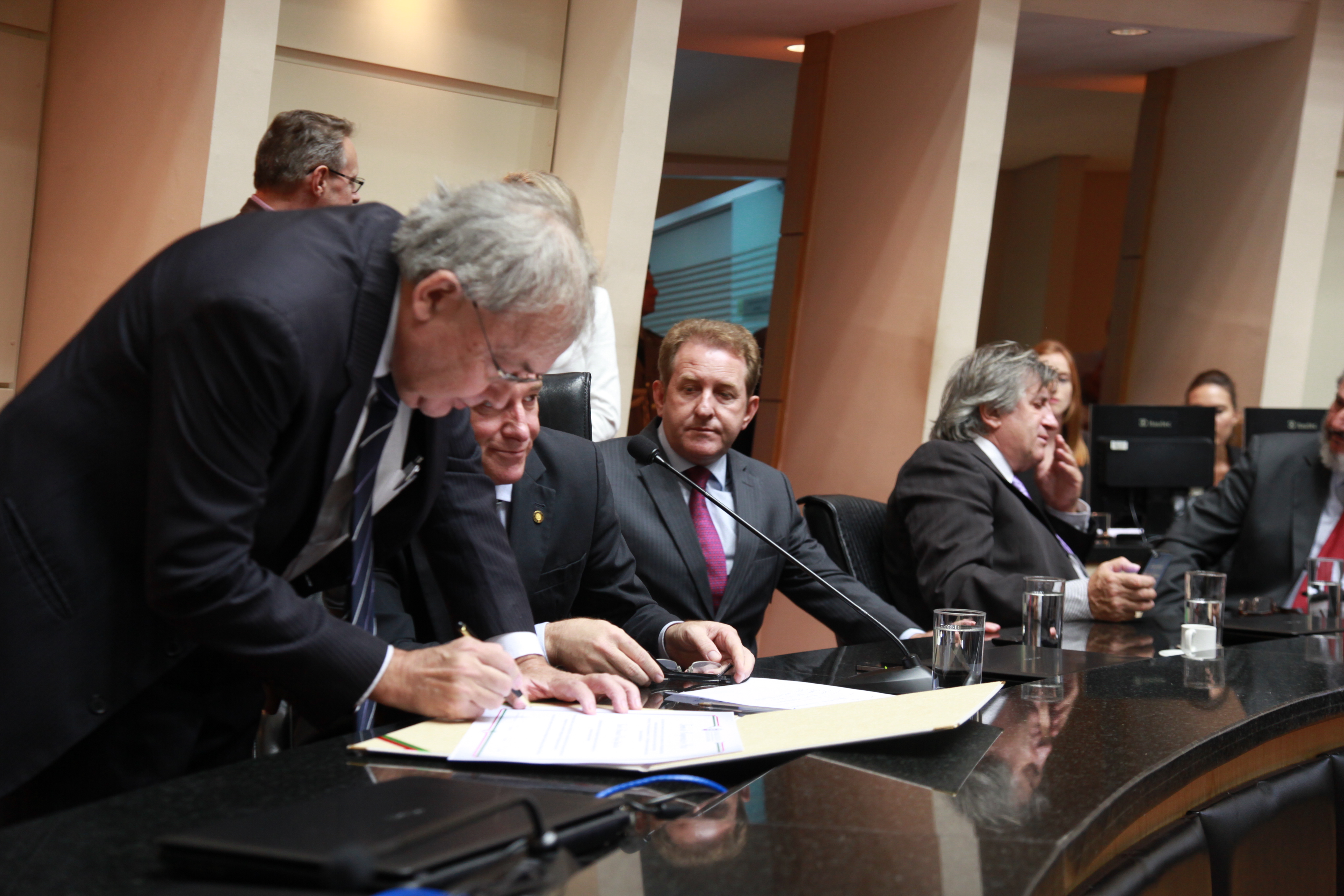 Sessão de Posse dos Suplentes. Deputado Carlos Fernando Coruja (PMDB). Foto: Carlos Kilian/Agência AL