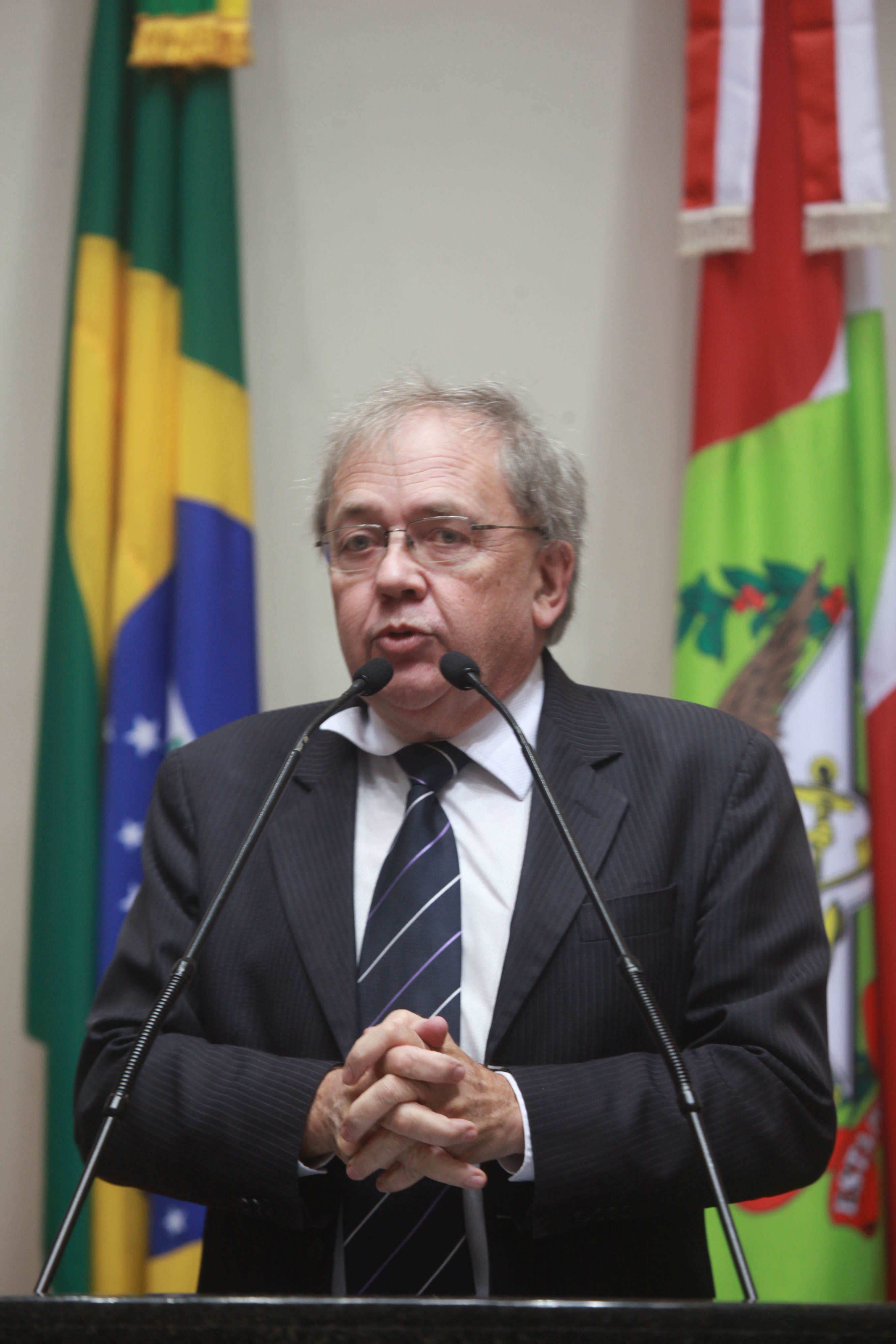 Sessão de Posse dos Suplentes. Deputado Carlos Fernando Coruja (PMDB). Foto: Carlos Kilian/Agência AL