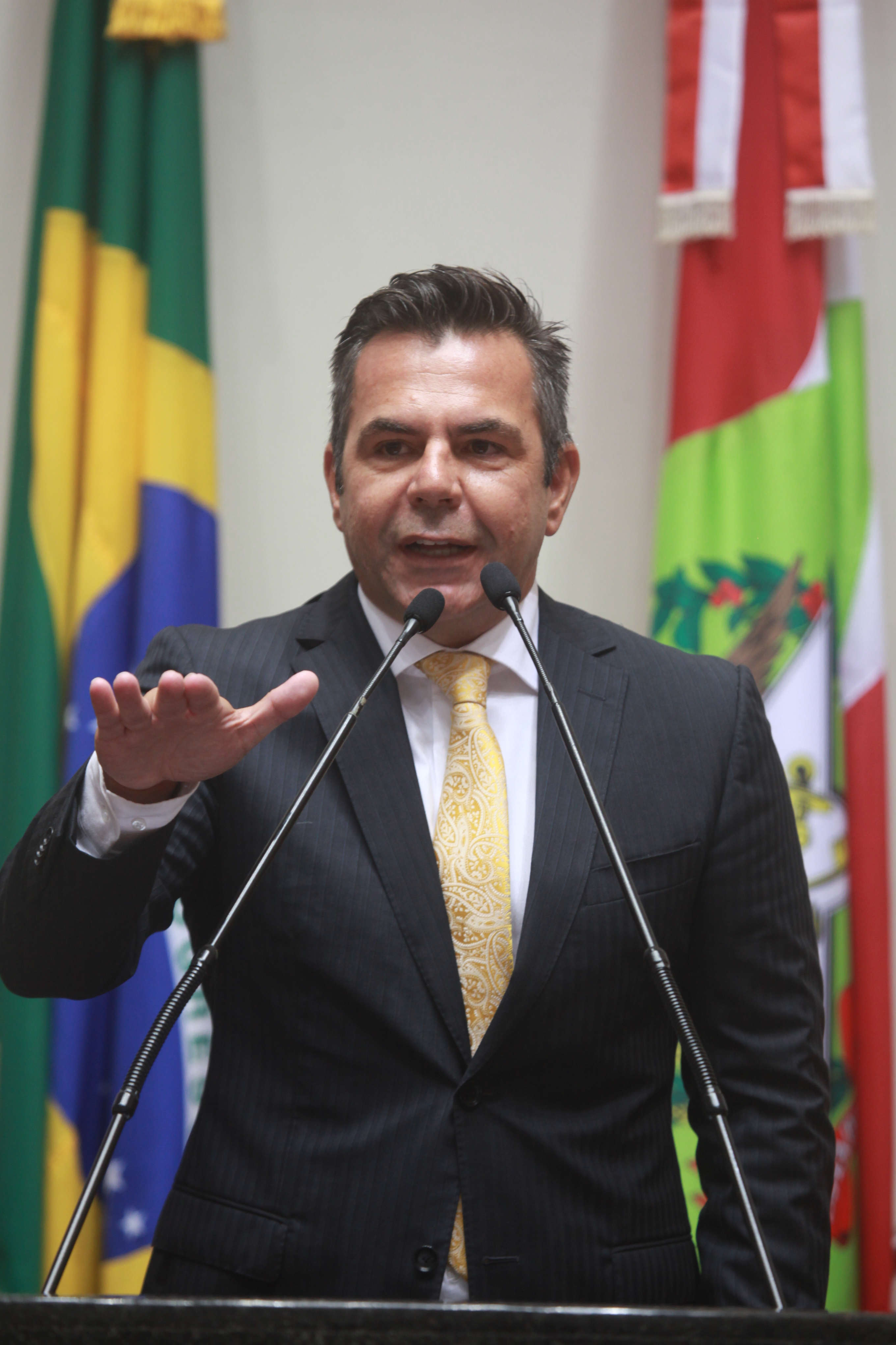Sessão de Posse dos Suplentes. Deputado Luiz Fernando Vampiro (PMDB). Foto: Carlos Kilian/Agência AL