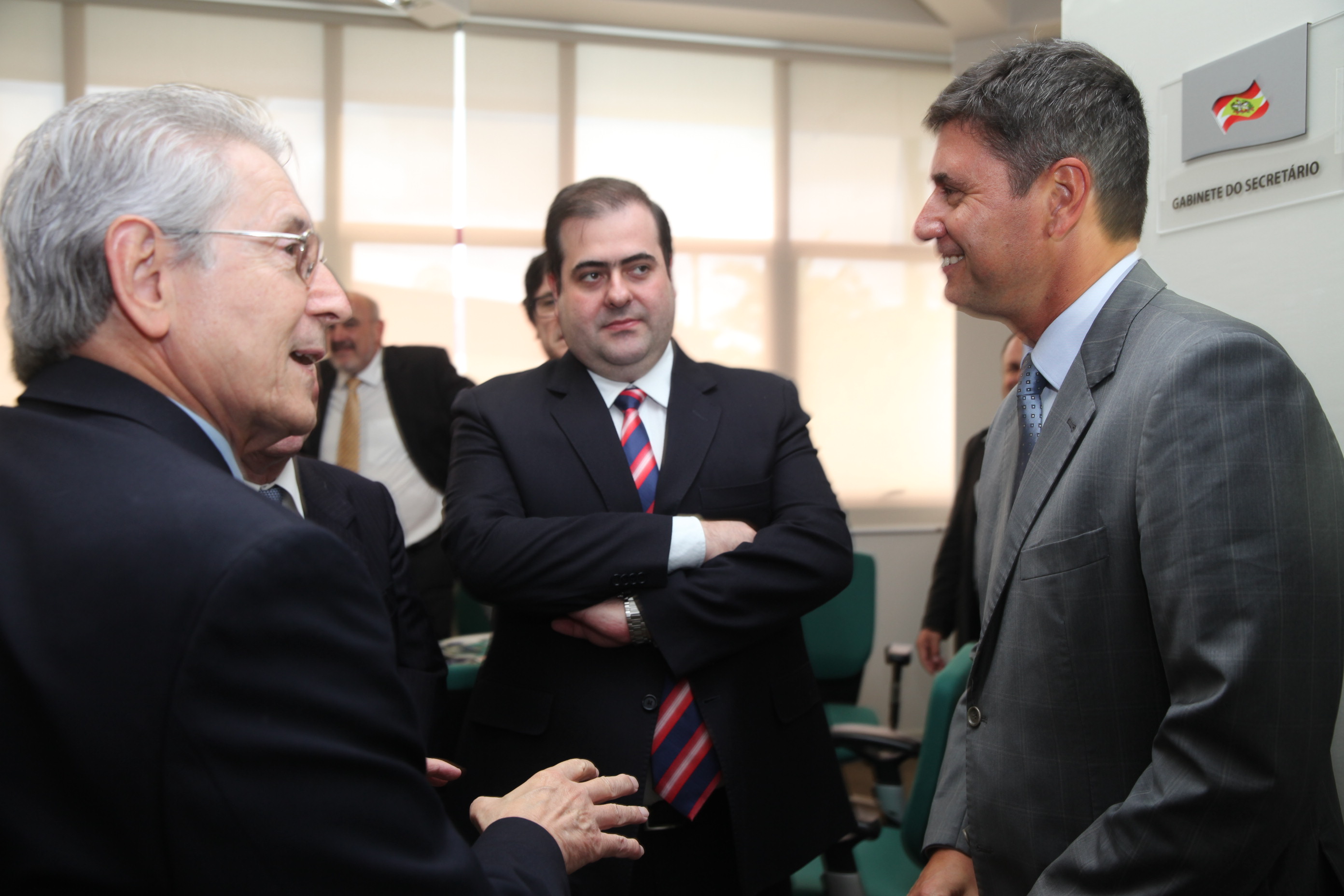 Carlos Chiodini toma posse como Secretário Estadual de Desenvolvimento Econômico Sustentável. Foto: Fábio Queiroz / Agência AL