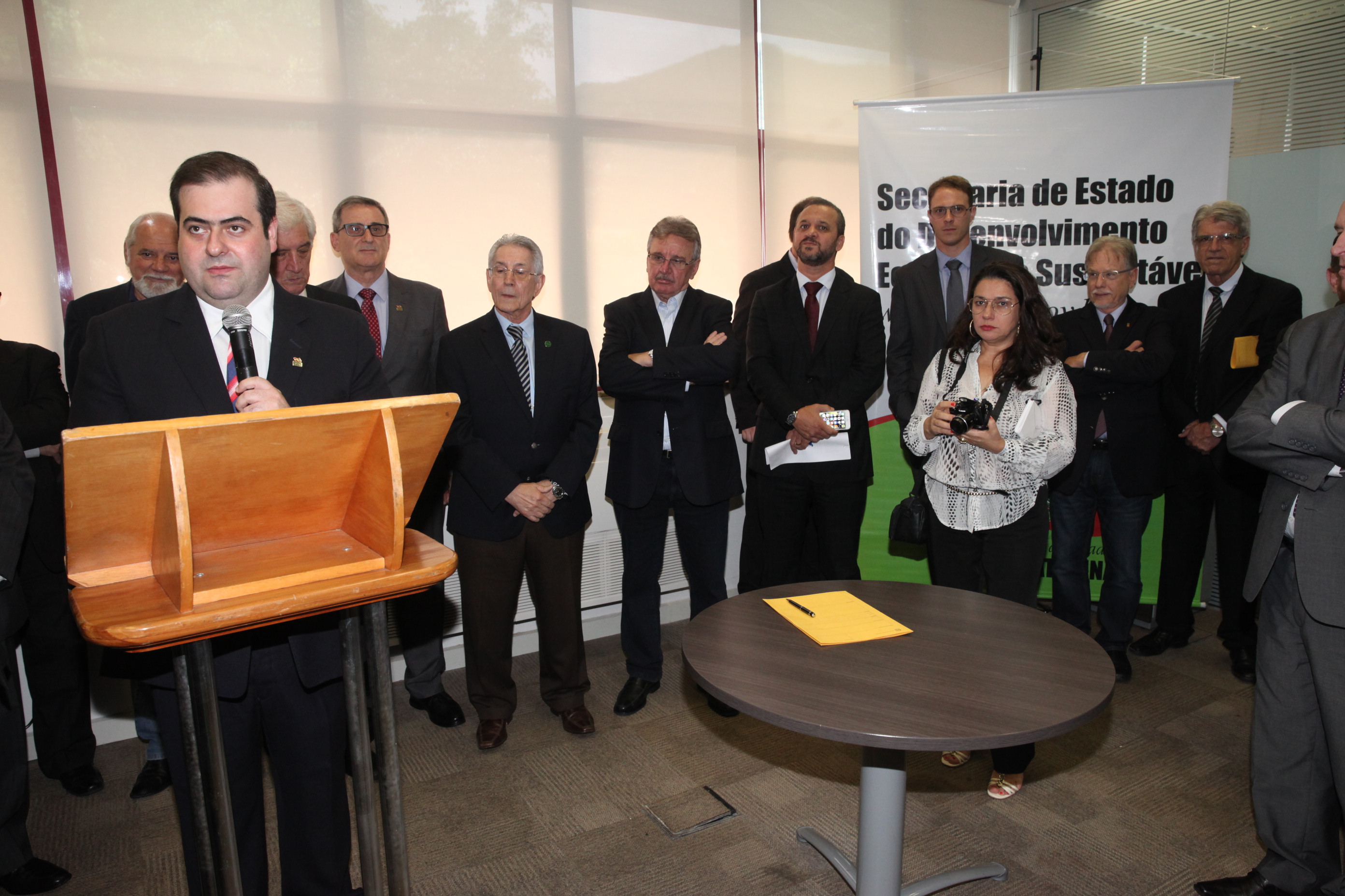 Carlos Chiodini toma posse como Secretário Estadual de Desenvolvimento Econômico Sustentável. Foto: Fábio Queiroz / Agência AL