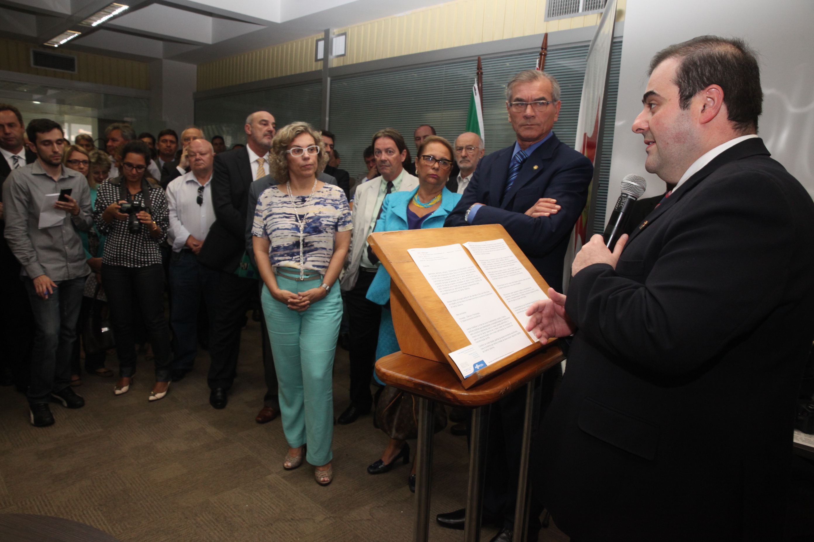 Carlos Chiodini toma posse como Secretário Estadual de Desenvolvimento Econômico Sustentável. Foto: Fábio Queiroz / Agência AL