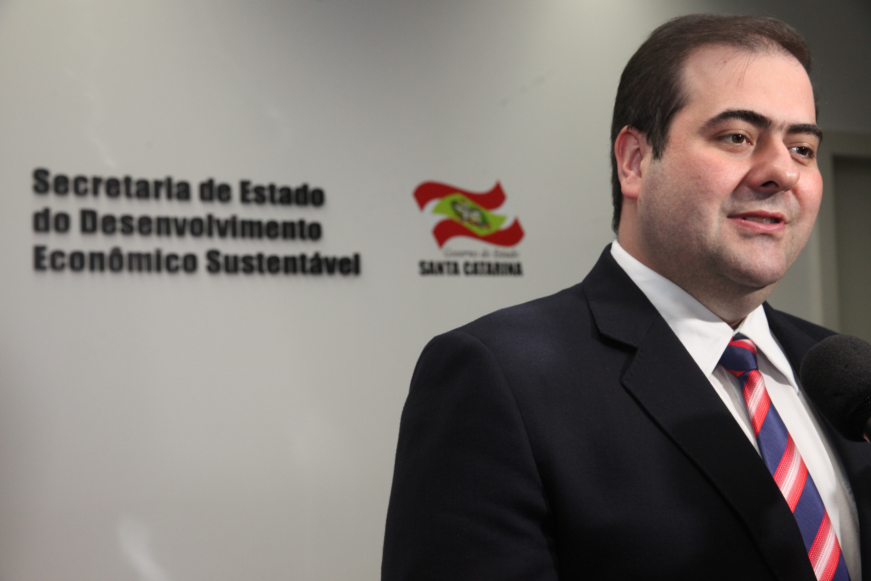 Carlos Chiodini toma posse como Secretário Estadual de Desenvolvimento Econômico Sustentável. Foto: Fábio Queiroz / Agência AL