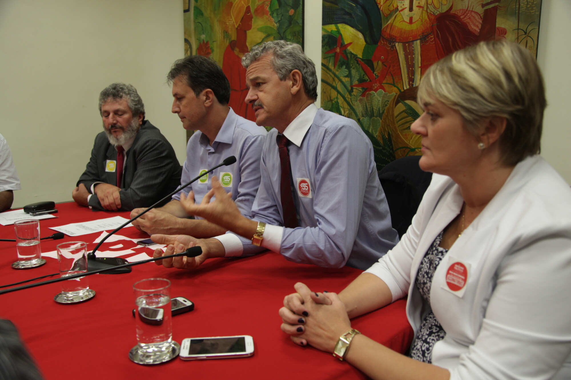 Deputados aprovam criação da Frente Parlamentar pela Reforma Política