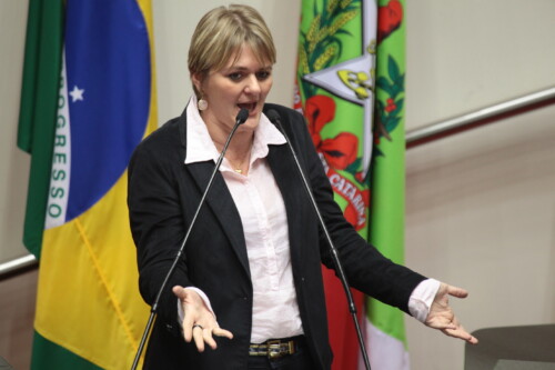 Deputada Luciane Carminatti é a nova líder da bancada do PT