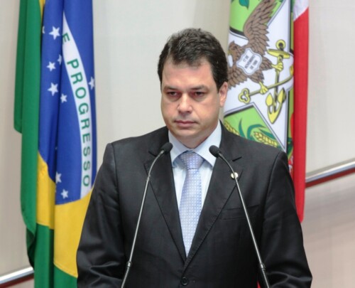 Deputado Rodrigo Minotto solicita mais policiais civis para Forquilhinha