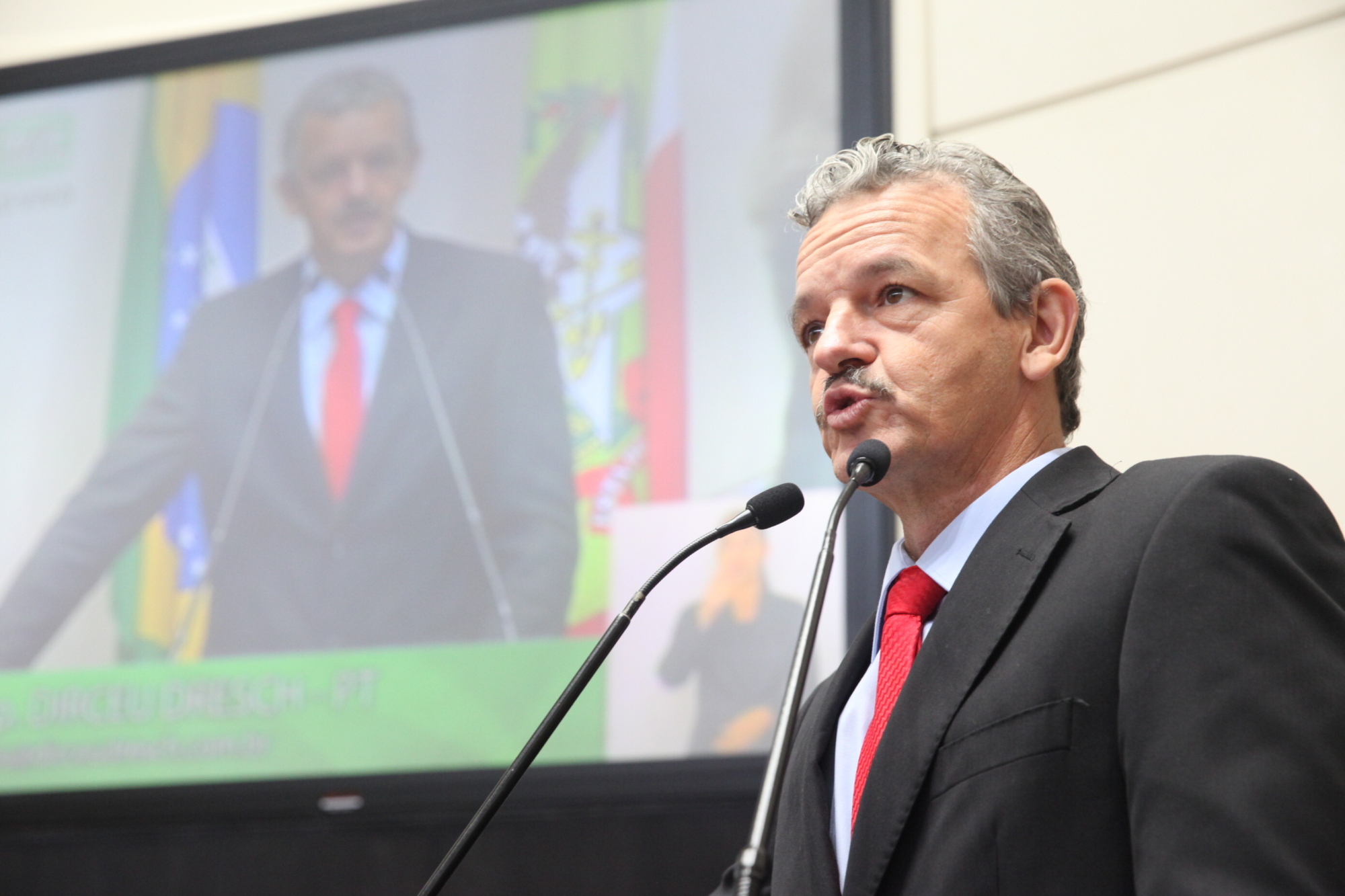 Corte de verba do governo federal para compra de merenda escolar repercute em sessão