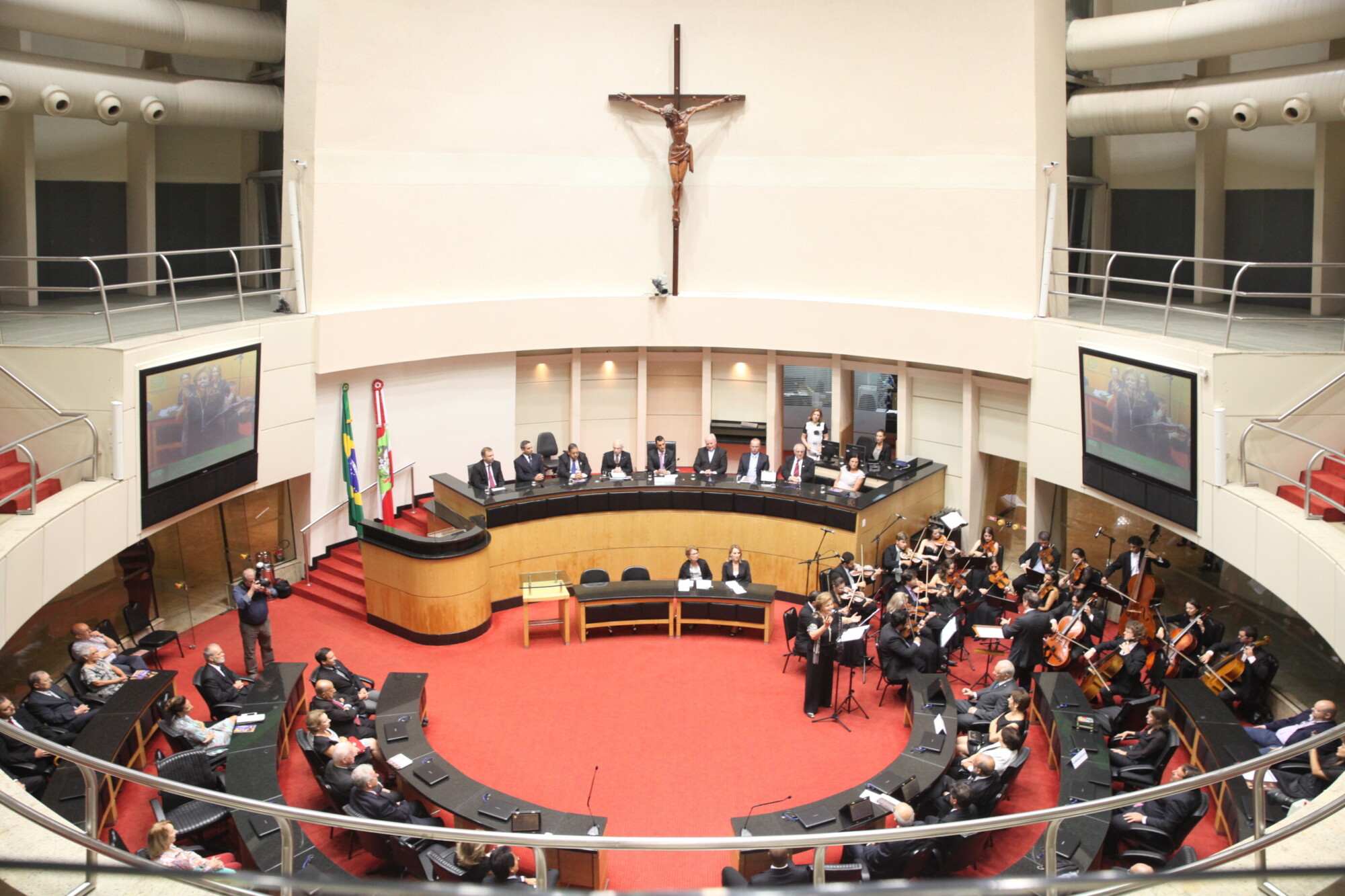 Irmandade do Senhor Jesus dos Passos recebe homenagem no Parlamento