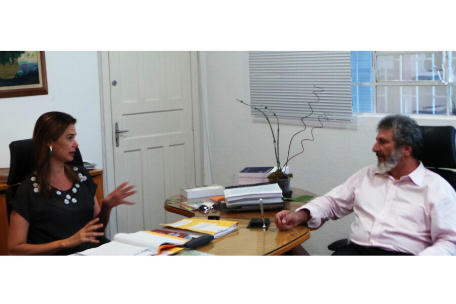 Deputado Padre Pedro em reunião com a secretária Estadual de Assistência Social, Angela Albino