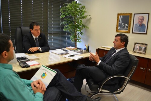 Deputado Rodrigo Minotto recebe prefeito de Forquilhinha