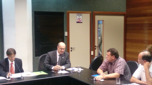 Zé Milton solicita a superintendente da Pesca apoio para terminal pesqueiro de Passo de Torres