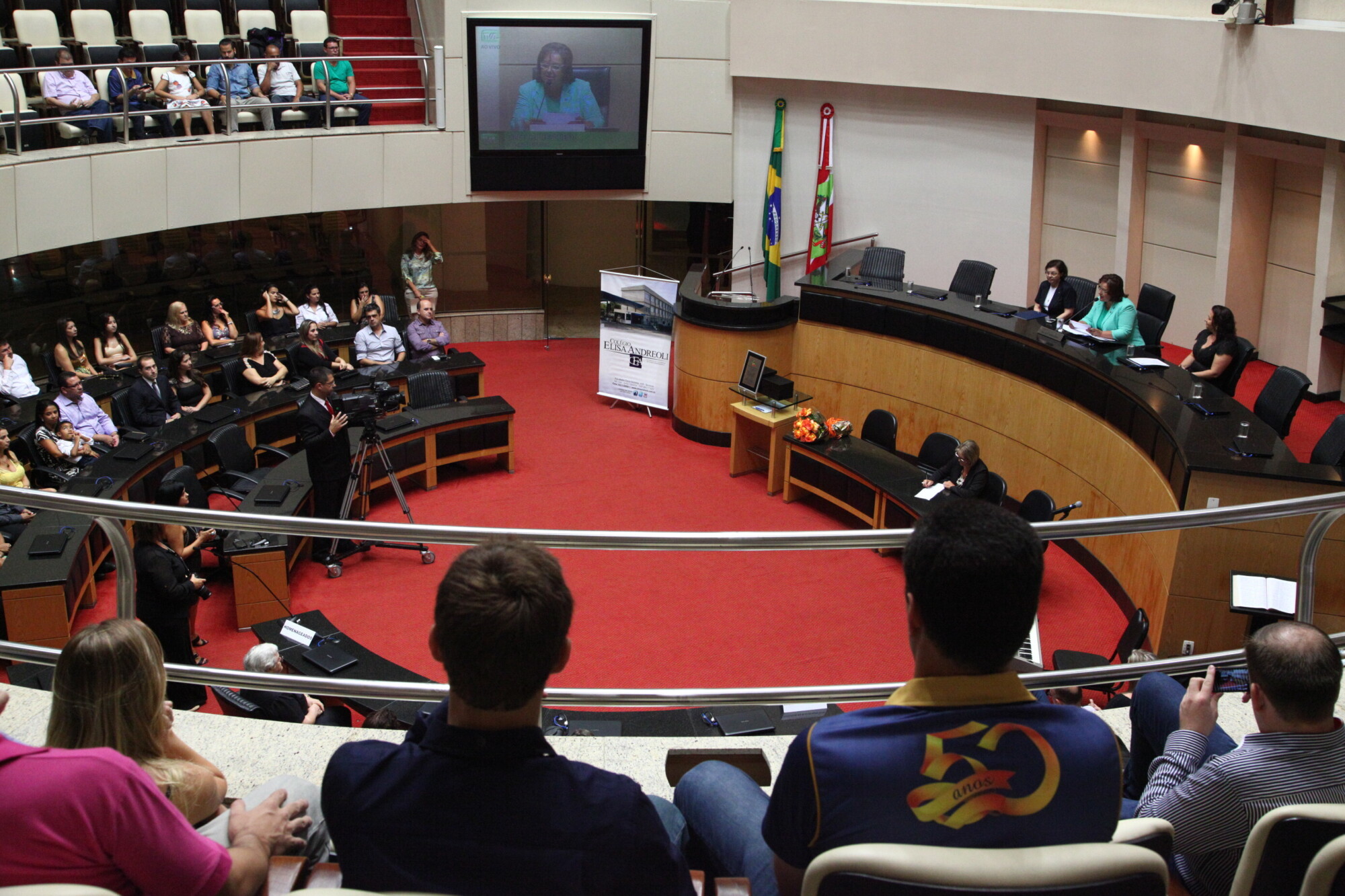 Referência na educação, Colégio Elisa Andreoli recebe homenagem pelos 50 anos