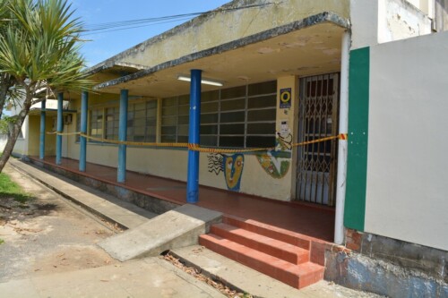 Deputado Rodrigo Minotto cobra explicações sobre escola fechada em Araranguá