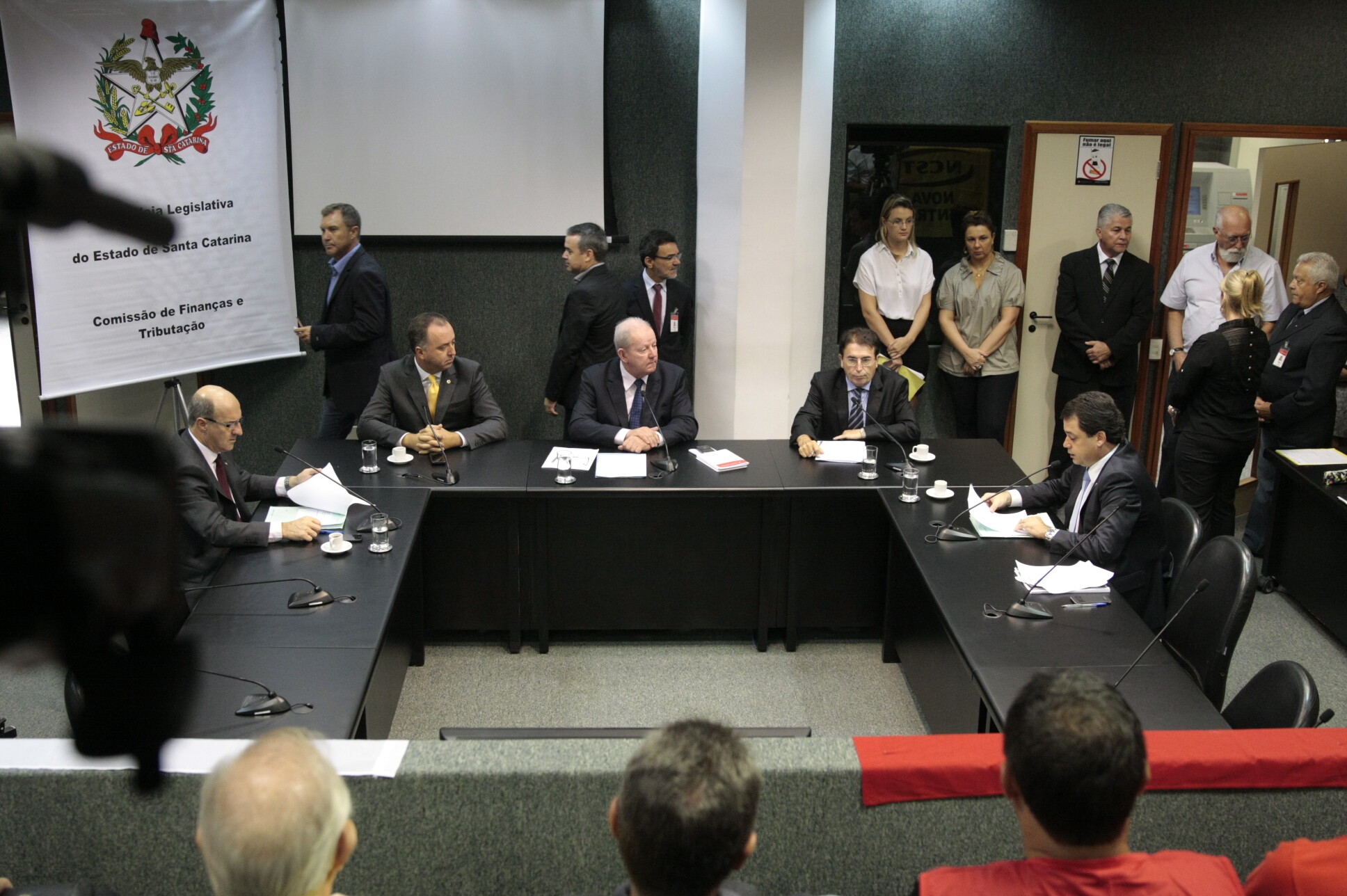 Projeto de reajuste do salário mínimo regional vai a Plenário
