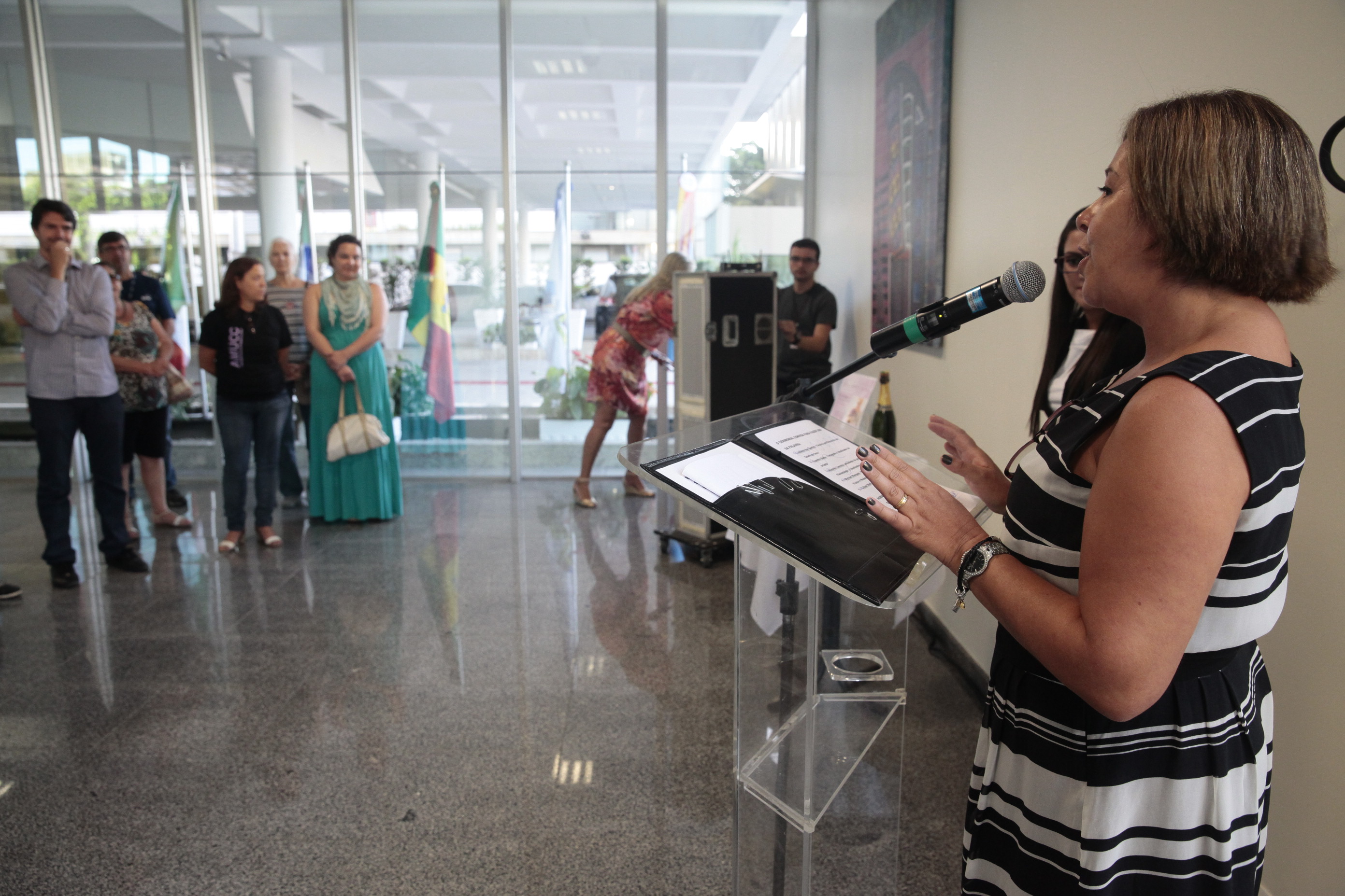 Abertura da exposição fotográfica De corpo e alma - que expõe mulheres mastectomizadas. Foto: Eduardo Guedes de Oliveira / Agência AL
