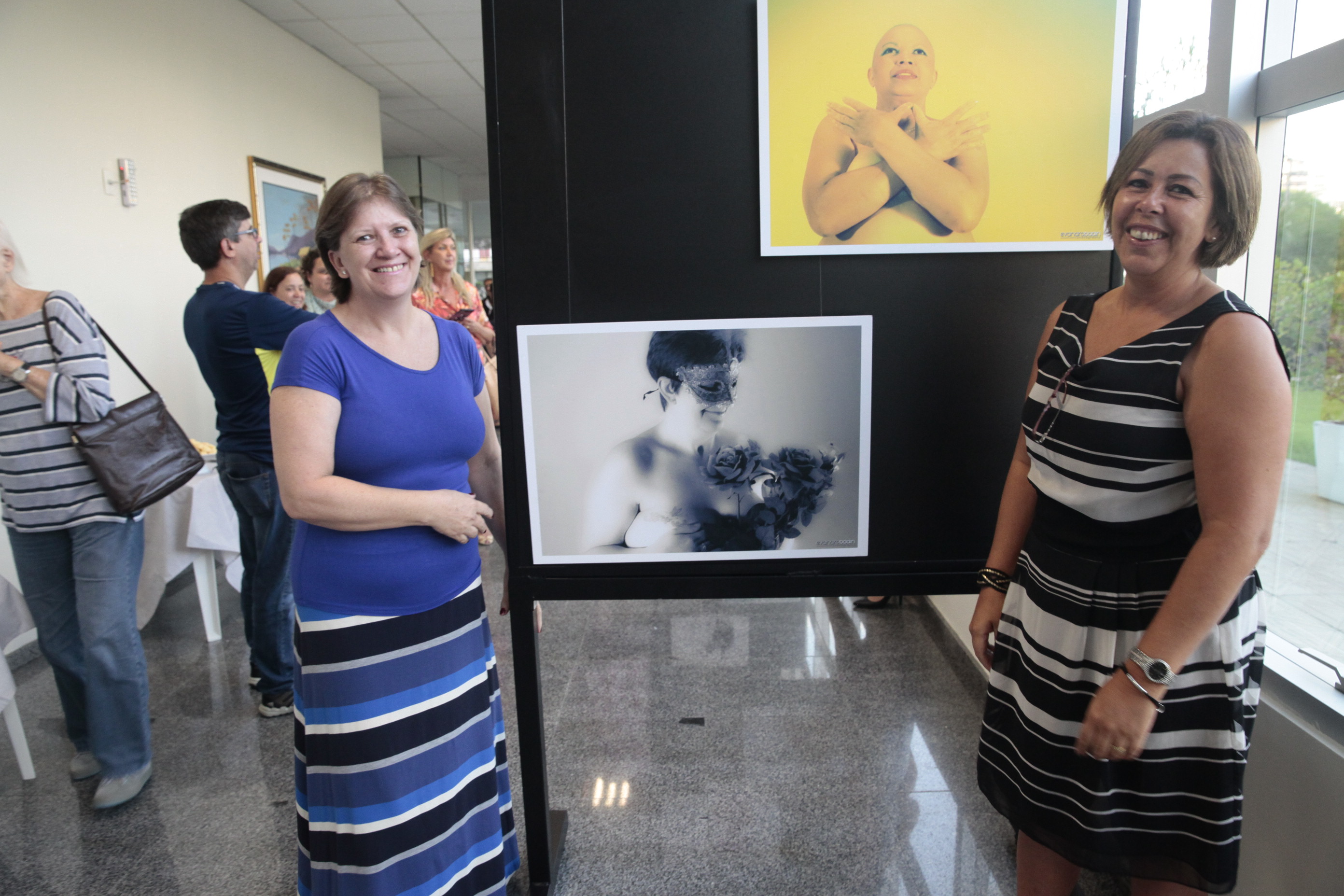 Abertura da exposição fotográfica De corpo e alma - que expõe mulheres mastectomizadas. Foto: Eduardo Guedes de Oliveira / Agência AL