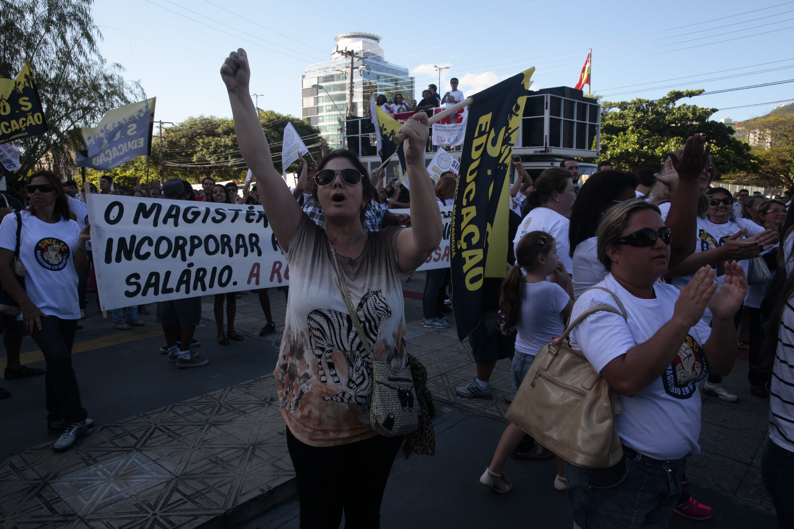 Professores fazem manifestação em frente à Assembleia Legislativa. Foto: Eduardo Guedes de Oliveira / Agência AL