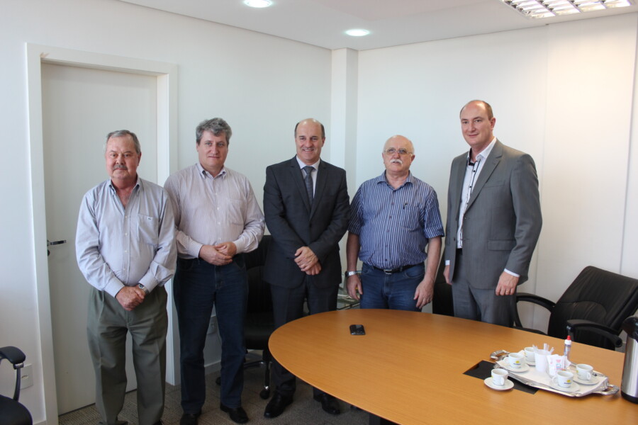 Deputados da Frencoop e presidente da Ocesc, Marcos Zordan