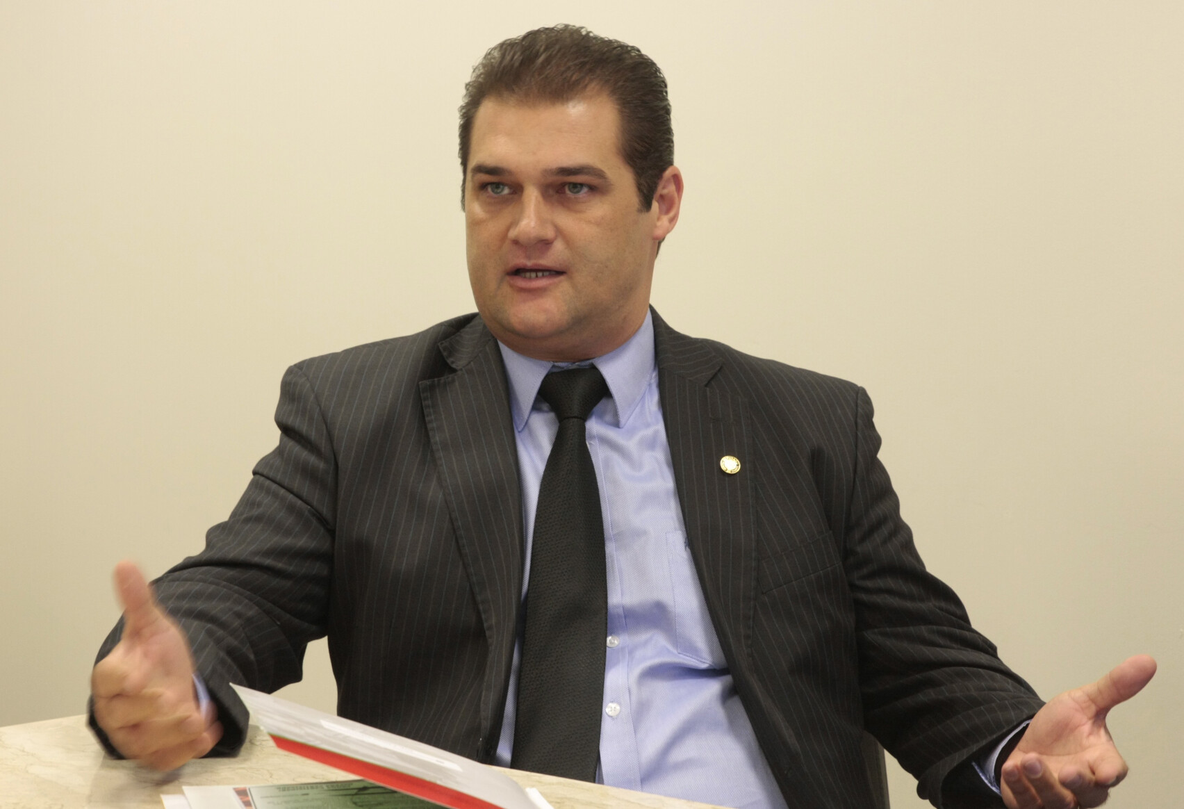Em entrevista à TVAL, Cleiton Salvaro fala sobre prioridades do mandato