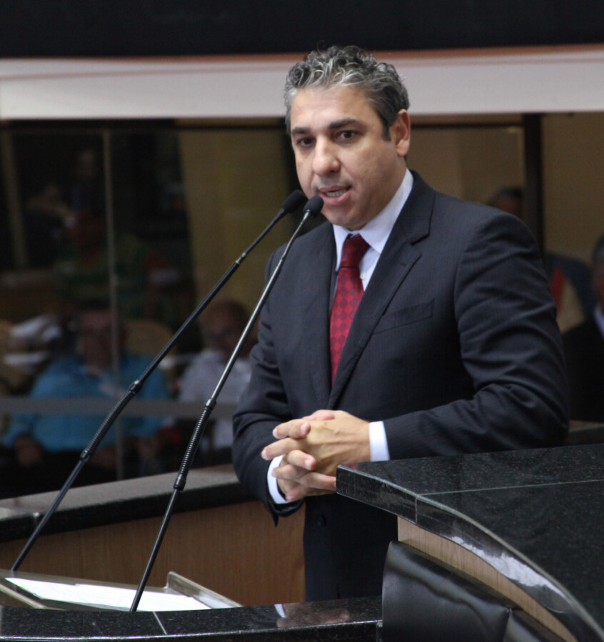Deputado Mário Marcondes fala na tribuna FOTO: Assessoria de Comunicação