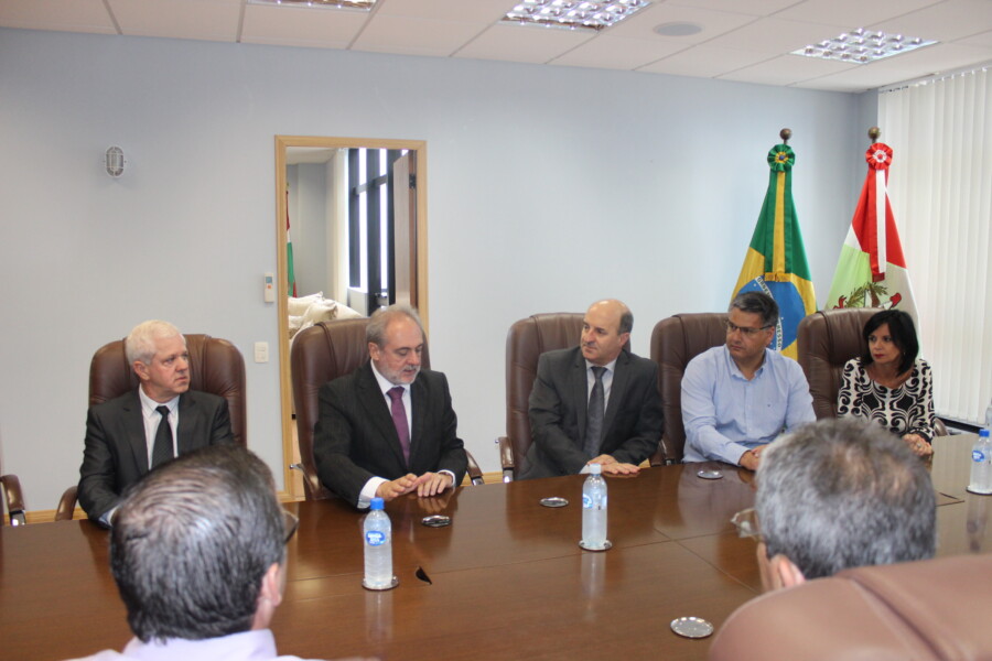 Deputado Zé Milton e prefeitos do sul se reúnem com o presidente do Tribunal de Justiça