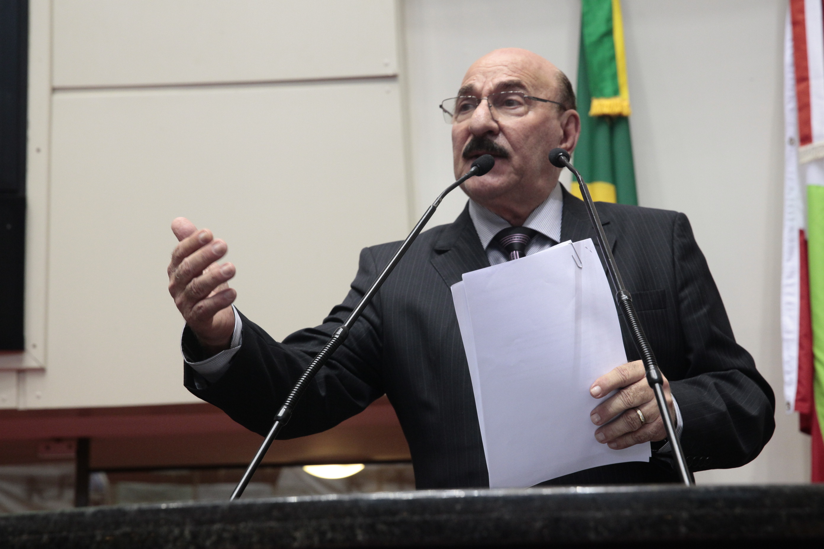 Manoel Mora (PMDB)  Plenário Foto: Eduardo Guedes de Oliveira / Agência AL
